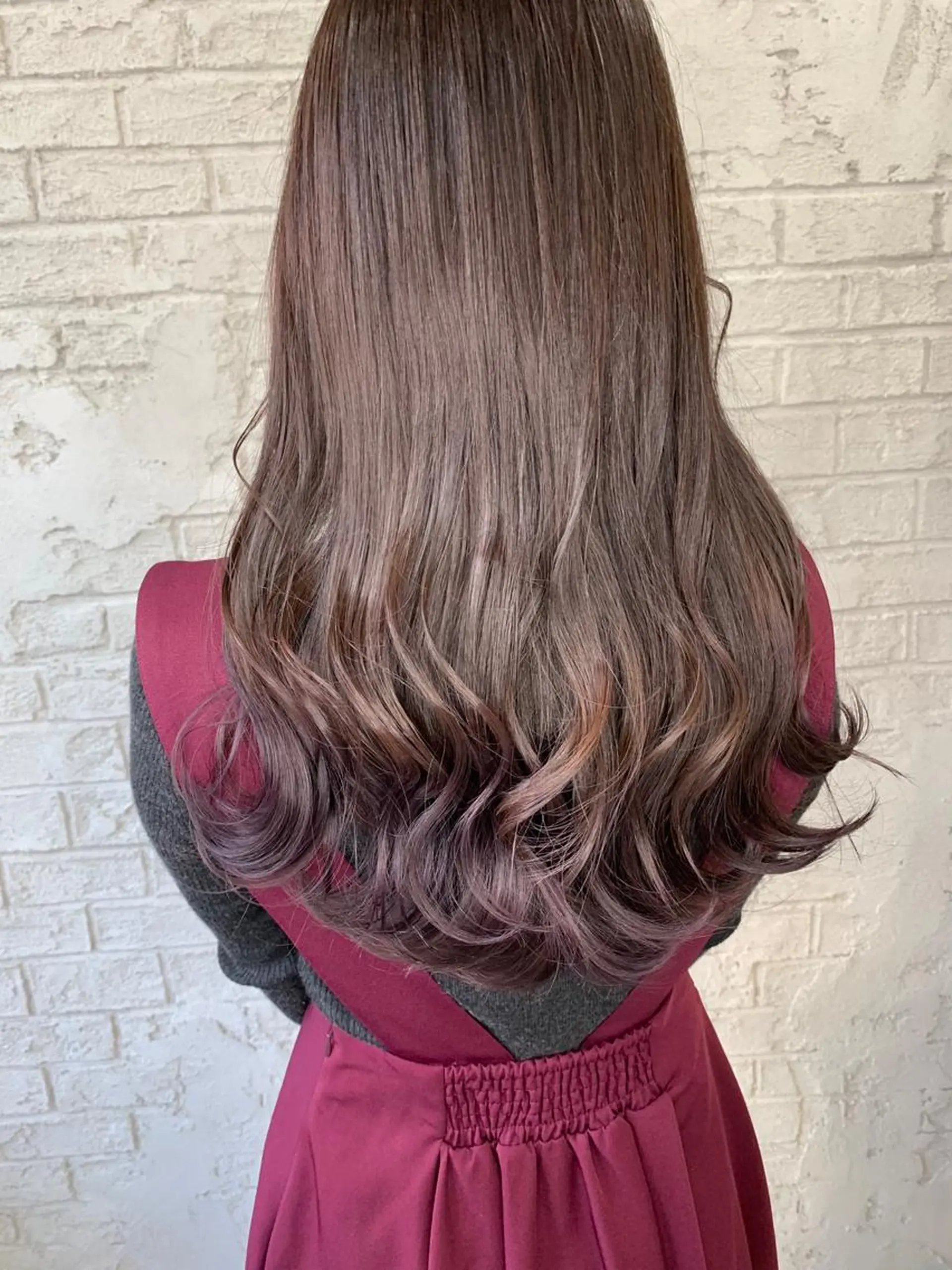 セミロング カラー グラデーションカラー ピンクカラー ピンクパープル パープルカラー ブリーチ特化 ハイトーンRYOYAのヘアスタイル