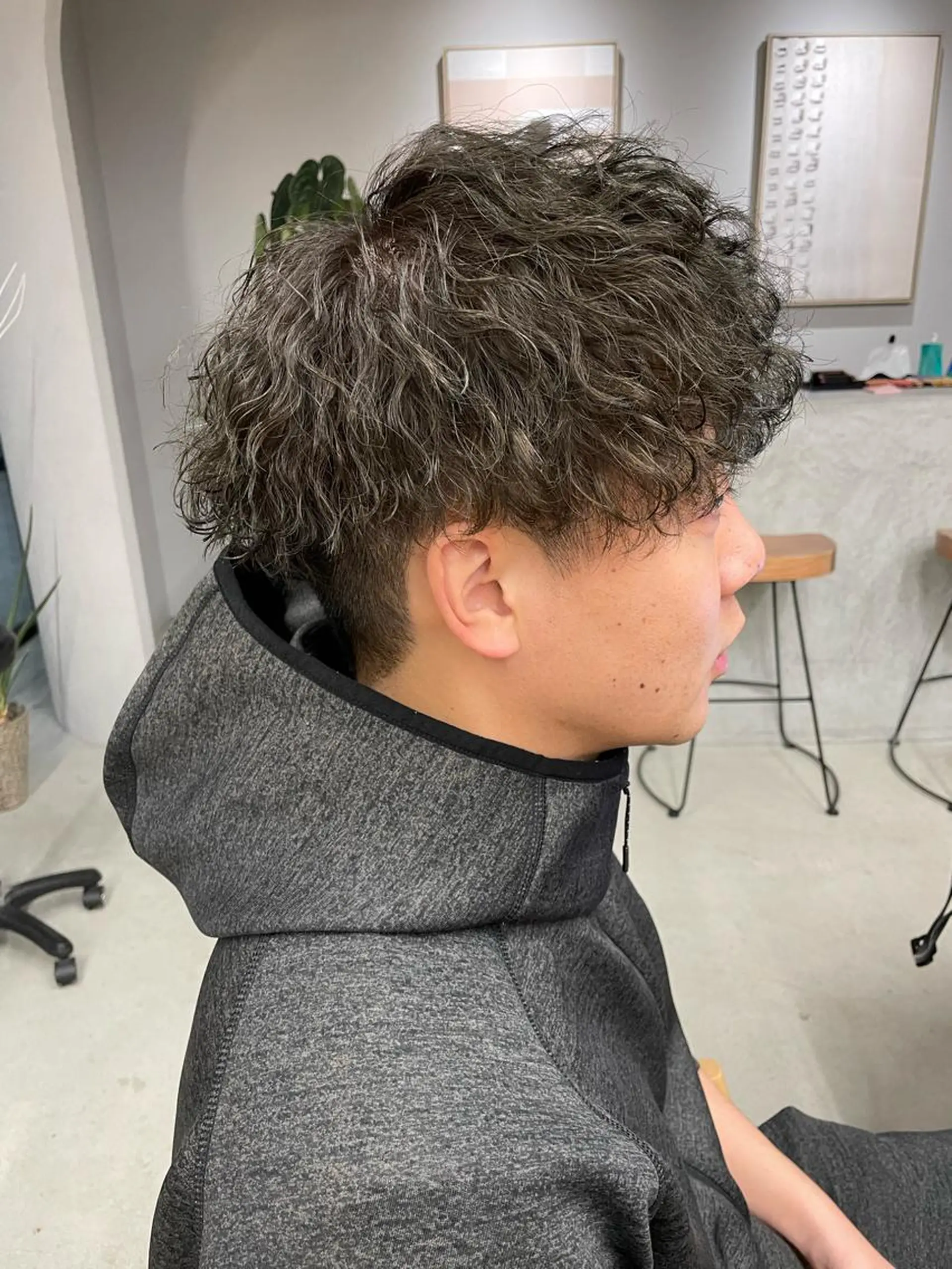 ショート カット ヘアカラー マエダ リョウのヘアスタイル