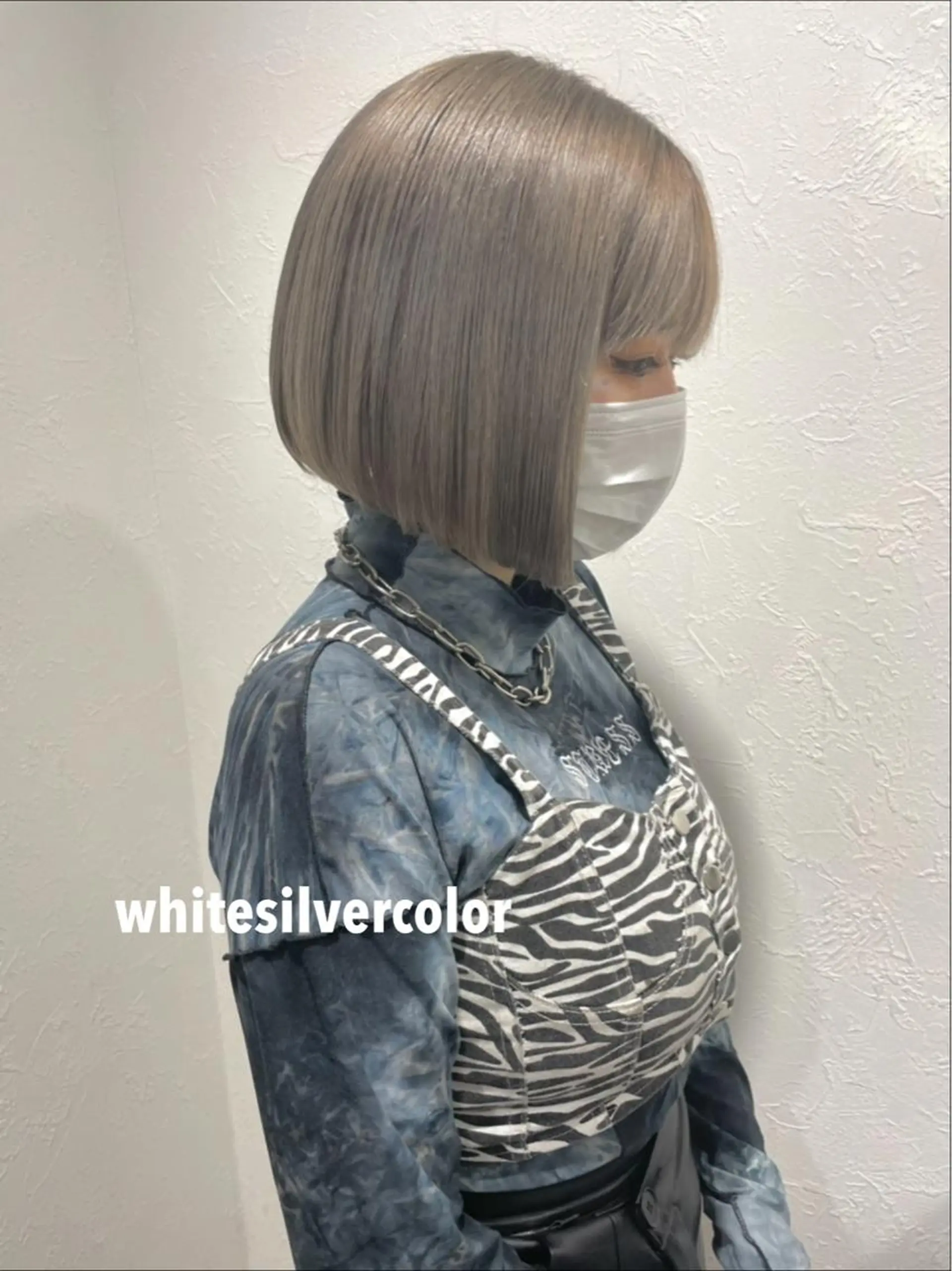 ミディアム カラー ブリーチ シルバー ホワイトシルバー ヘアカラー 2nd所属・🤍2nd🤍田所 美希のヘアスタイル