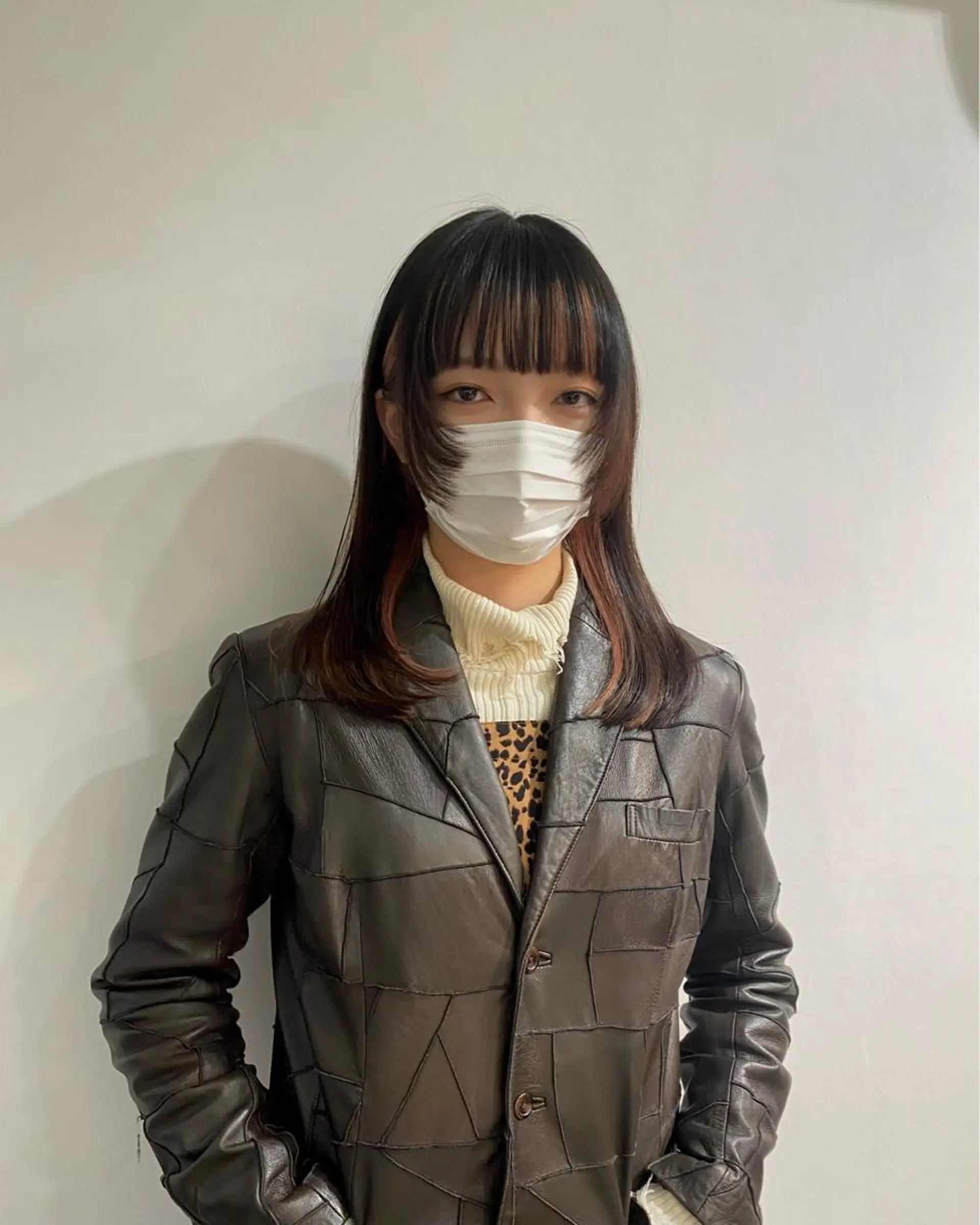 セミロング 顔まわりレイヤー 伸ばしかけ レイヤーカット レイヤーカット/栄/ 顔周り/キトウモエノのヘアスタイル