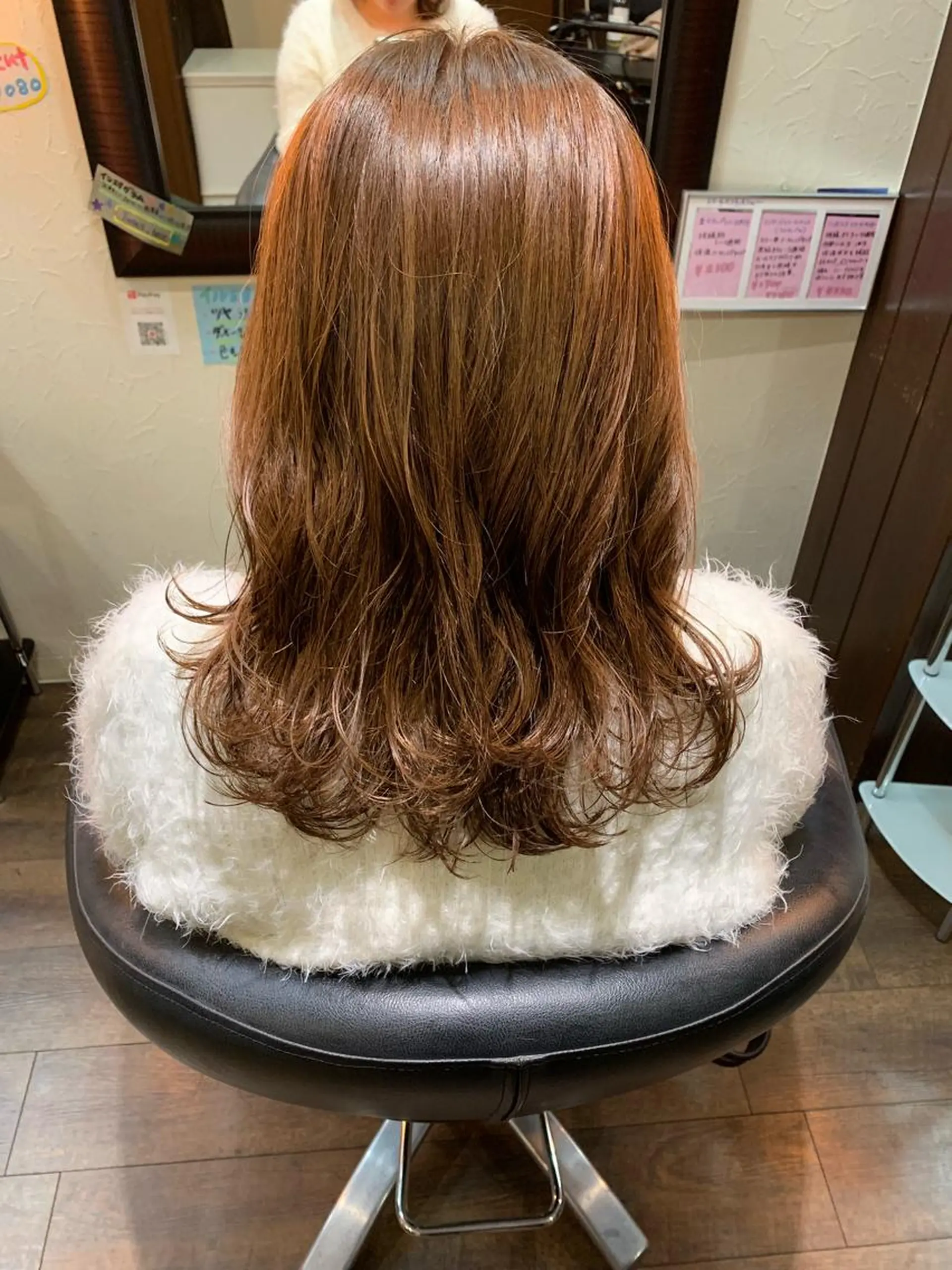 ミディアム トモタニ ミオのヘアスタイル