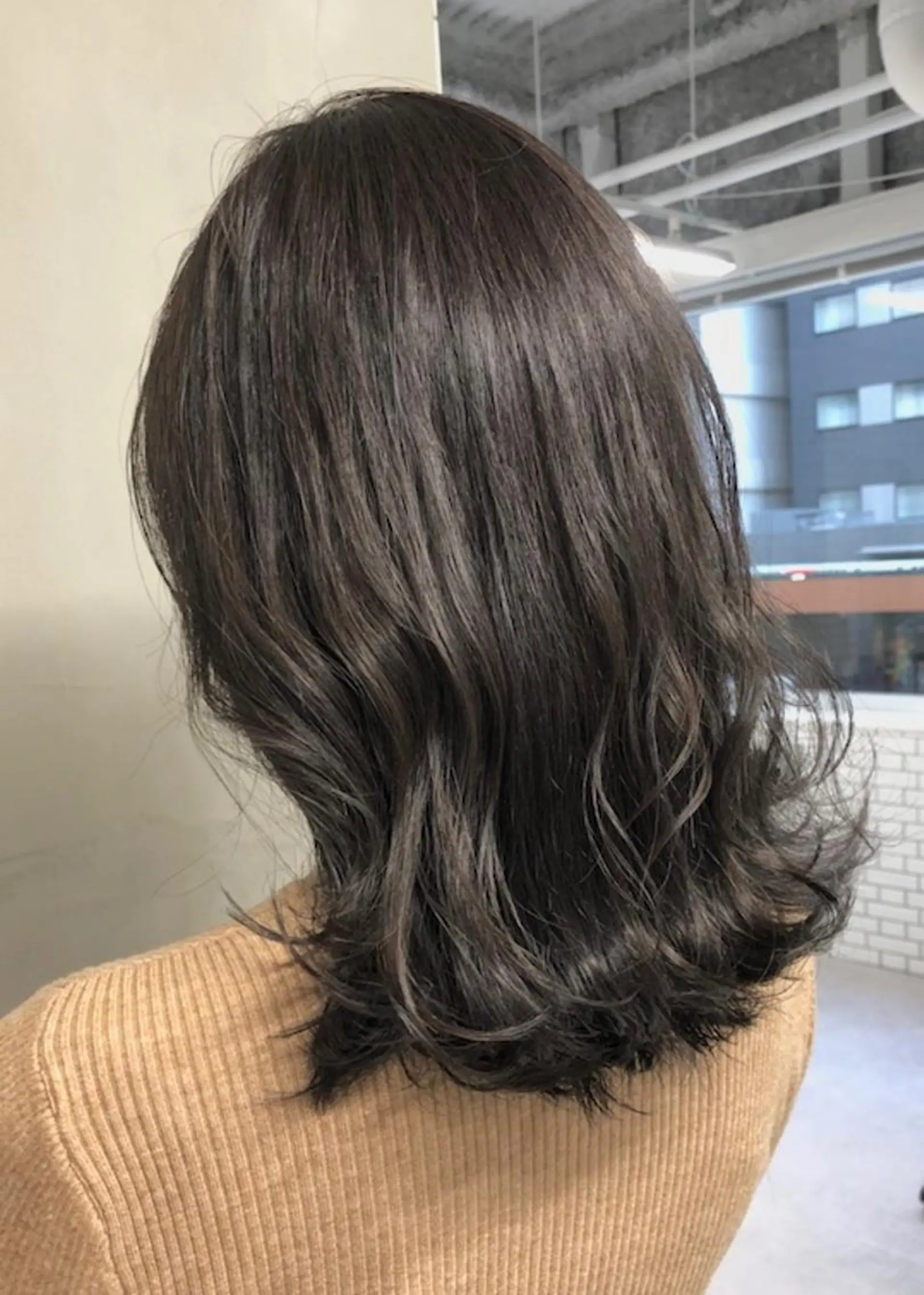 ミディアム カラー グレージュ 透け感カラー✂️ yuuのヘアスタイル