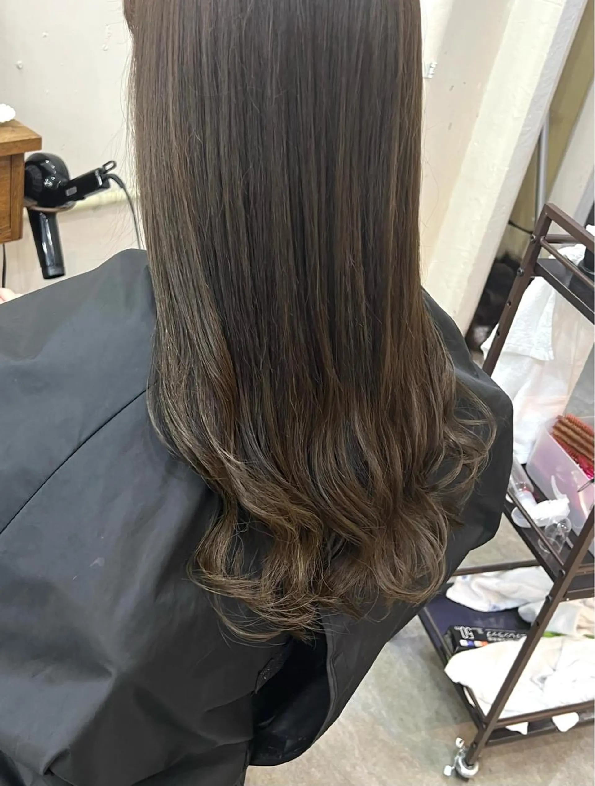 ロング カット ヘアカラー トリートメント 副店長🩷艶カラー 🧡💛リサ🫧のヘアスタイル