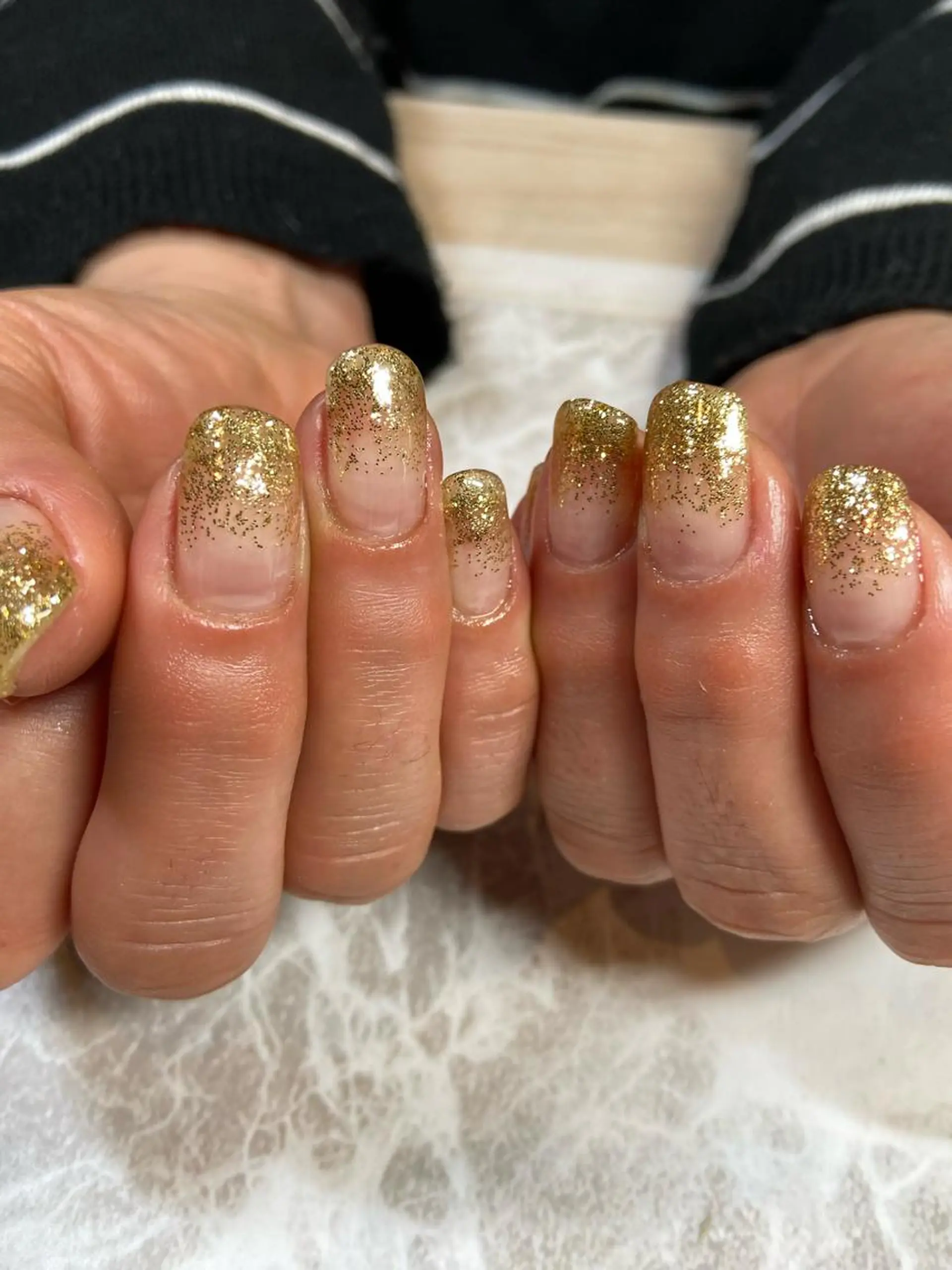 ミディアム ネイル ゴールド ラメ(グリッター) ラメグラデーション ハンドネイル ネイルサロン ステラのネイルデザイン
