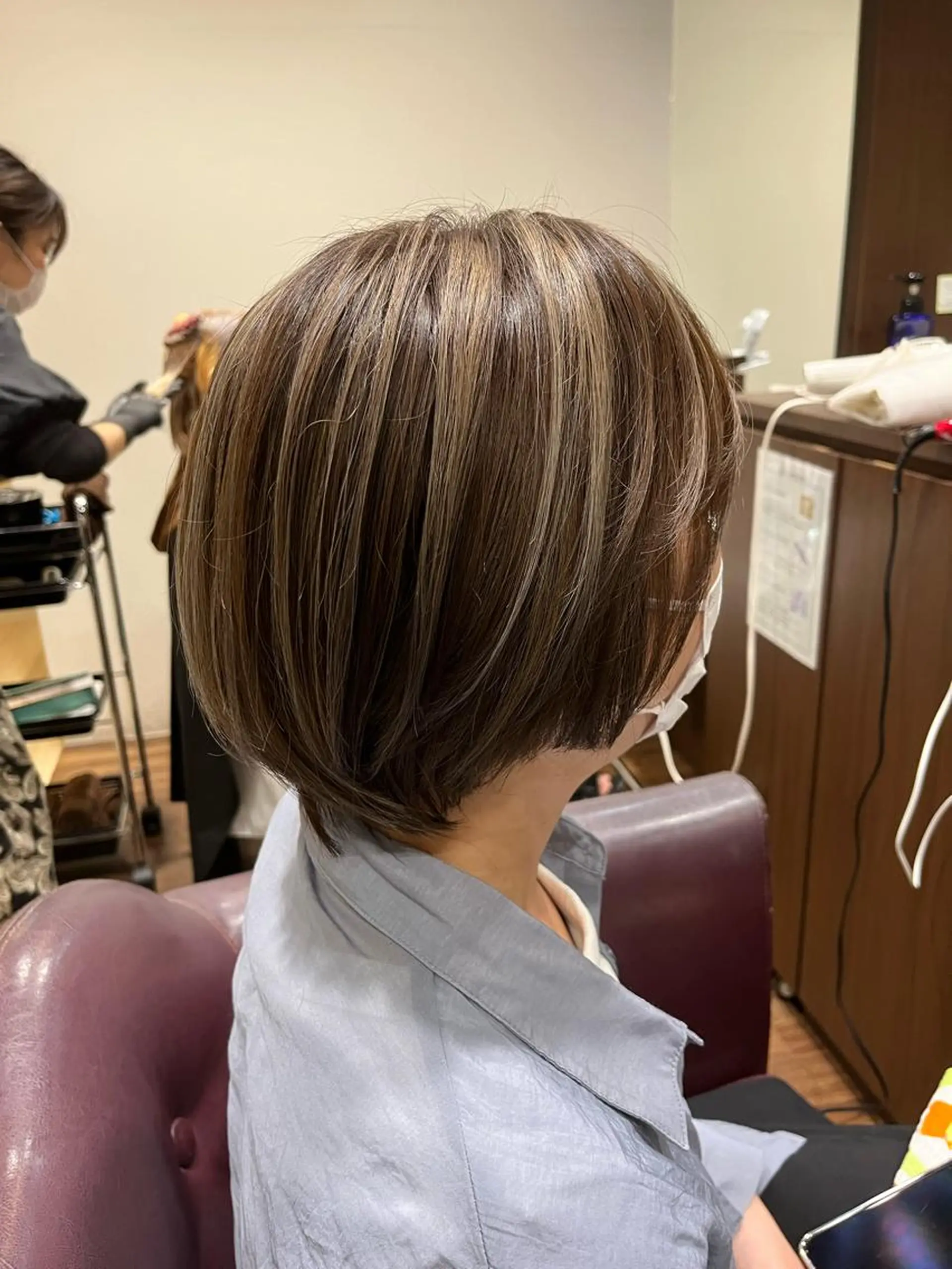 ショート カラー グレージュ ハイライトカラー ハイライト カット ヘアカラー 松崎 崇のヘアスタイル
