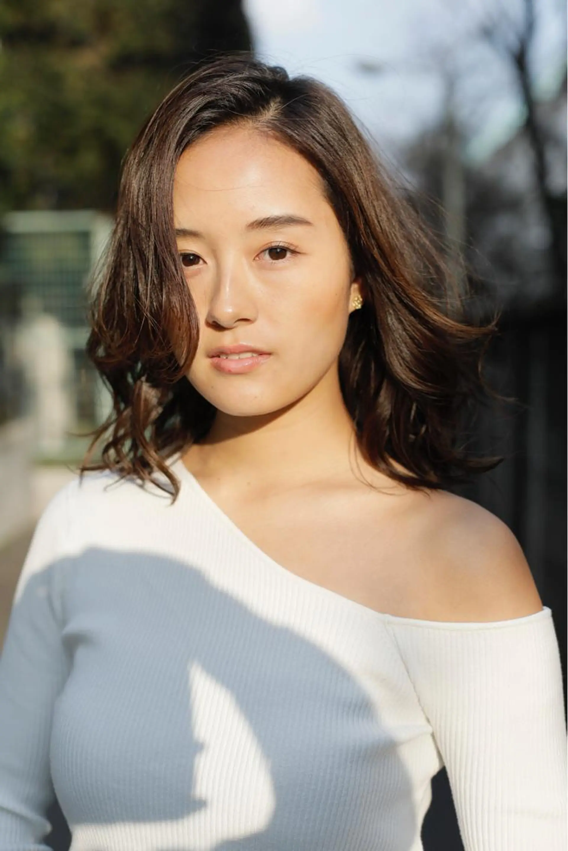 ミディアム カラー ミディアムレイヤー アッシュ アッシュブラウン ブラウンカラー かきあげバング メンズ特化 パーマ/オザワのヘアスタイル