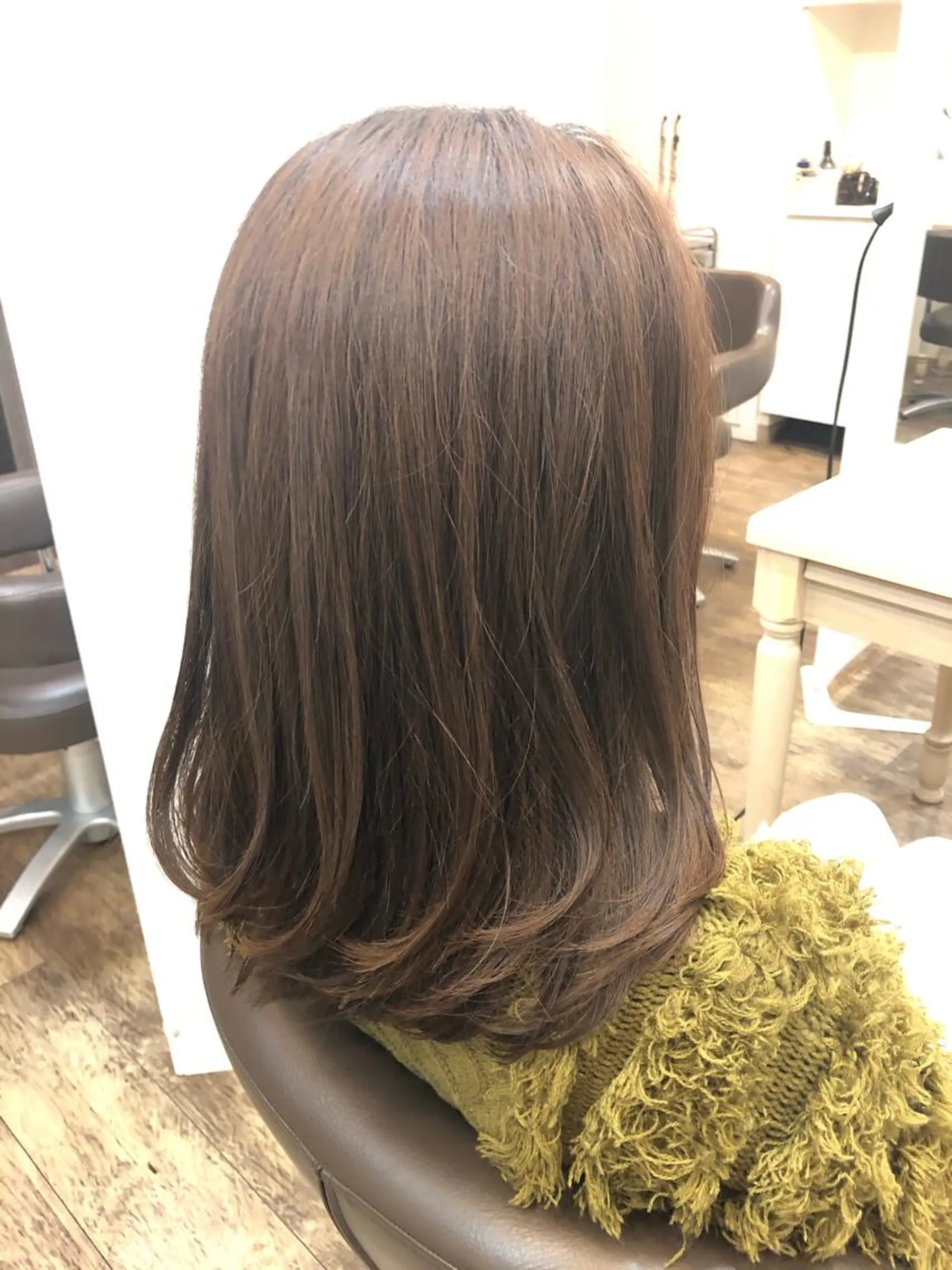 セミロング 垢抜け透明感カラー 🌻篠崎あずさ🌻のヘアスタイル
