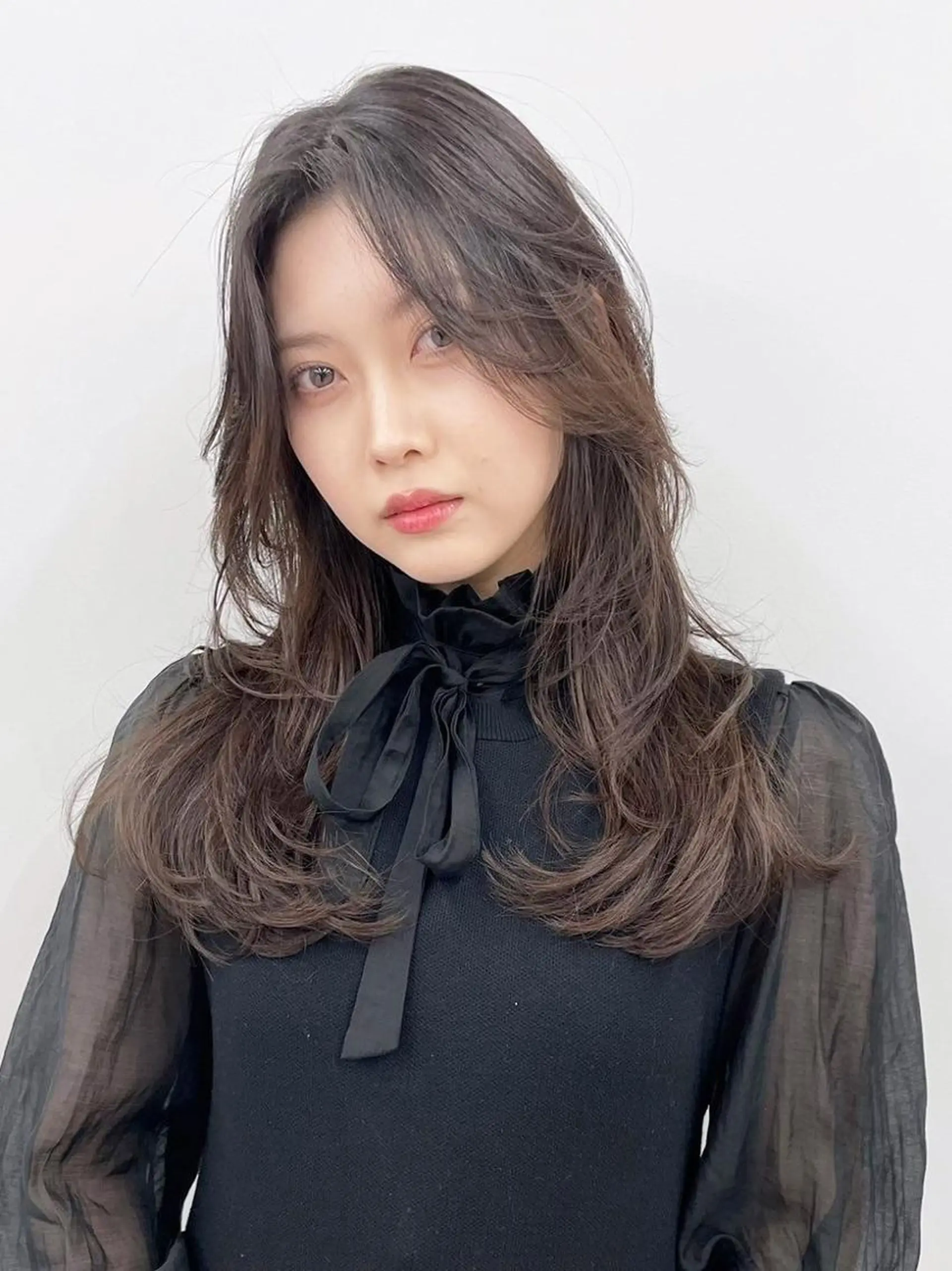 カラー セミロング グレージュ くびれヘア レイヤーカット カット ヘアカラー トリートメント ITby ALBUM 北千住店のヘアスタイル