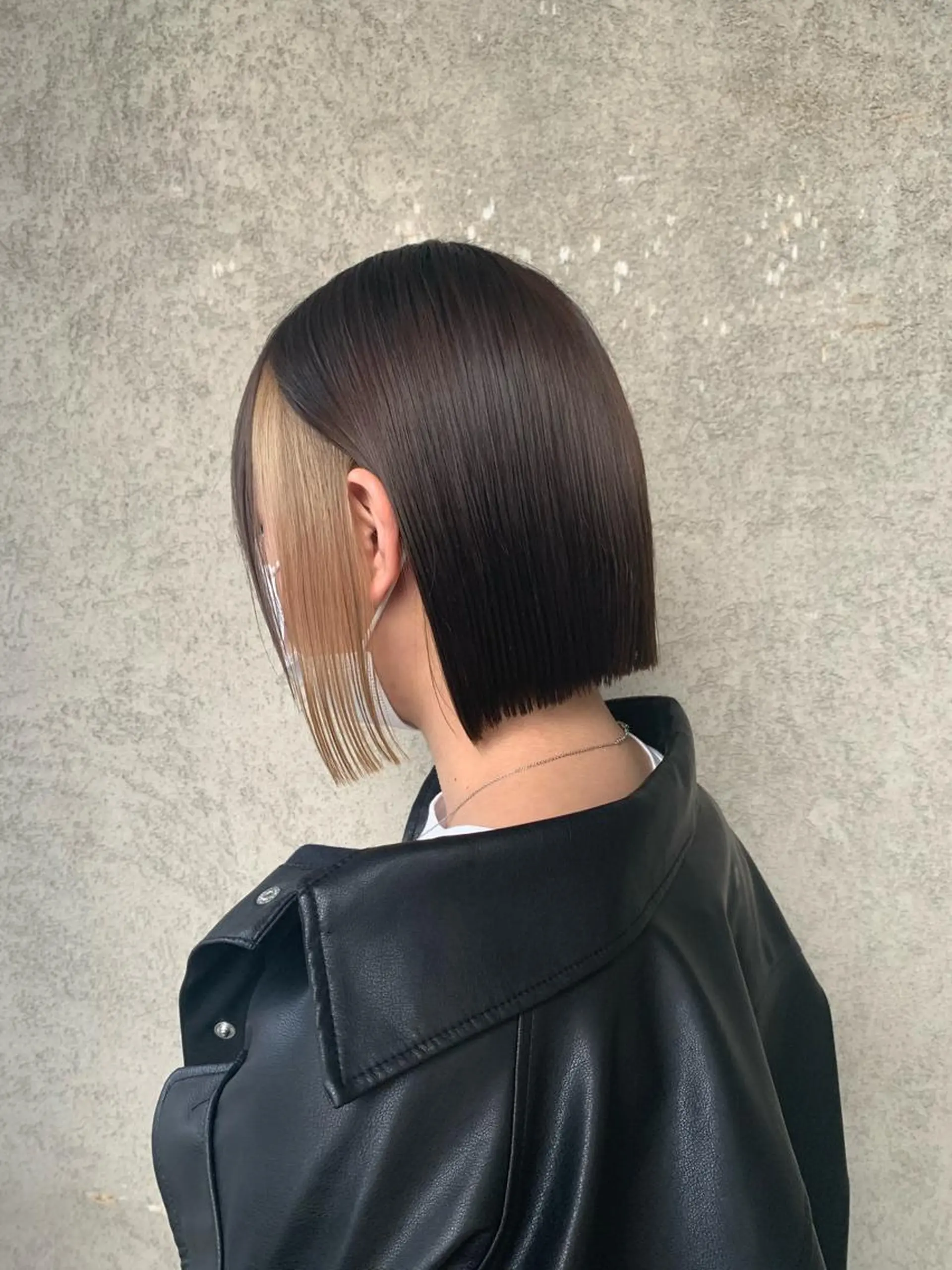 ショート カラー 切りっぱなしボブ ダブルカラー イヤリングカラー ボブ カット ヘアカラー トリートメント say.所属・ブリーチカラー🔥 パーマ【佐々木凌平】のヘアスタイル