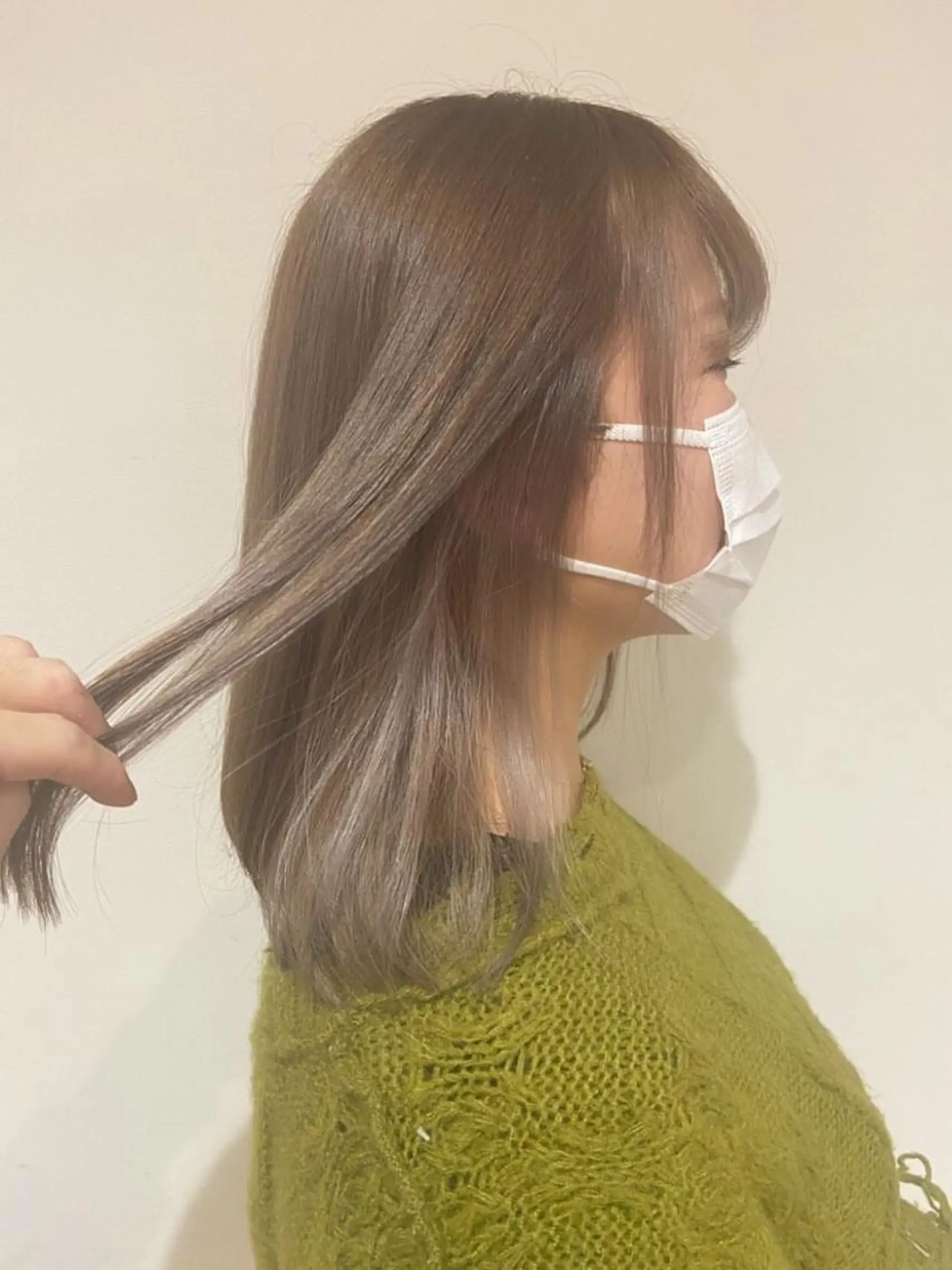 セミロング カラー グレージュ ミルクティーグレージュ レイヤー＆ブリーチ 職人✂︎藤澤一成😊のヘアスタイル