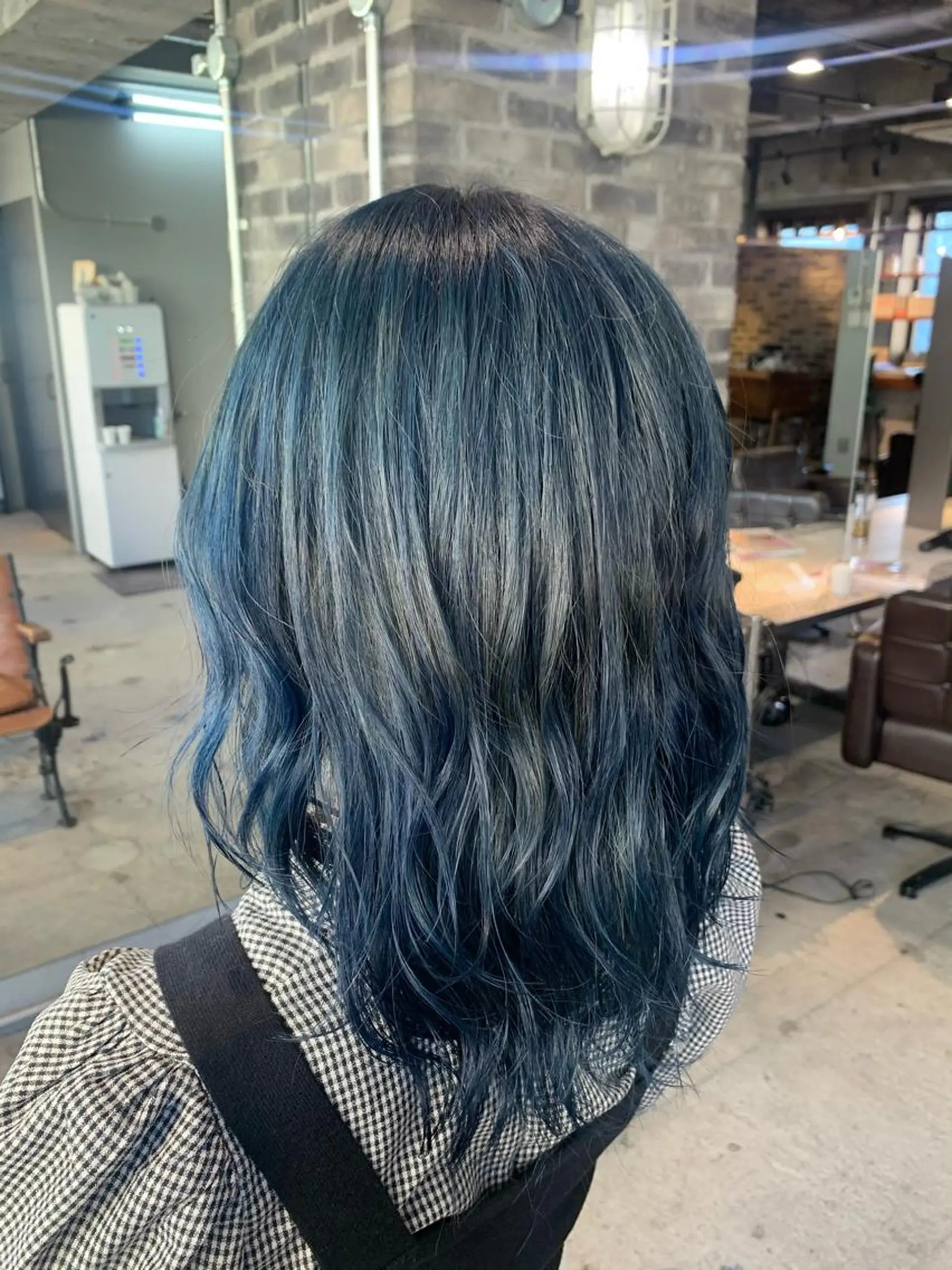 ミディアム カラー ヘアアレンジ ブルーカラー ネイビーカラー 似合わせ×美髪改善✨ Yutoのヘアスタイル