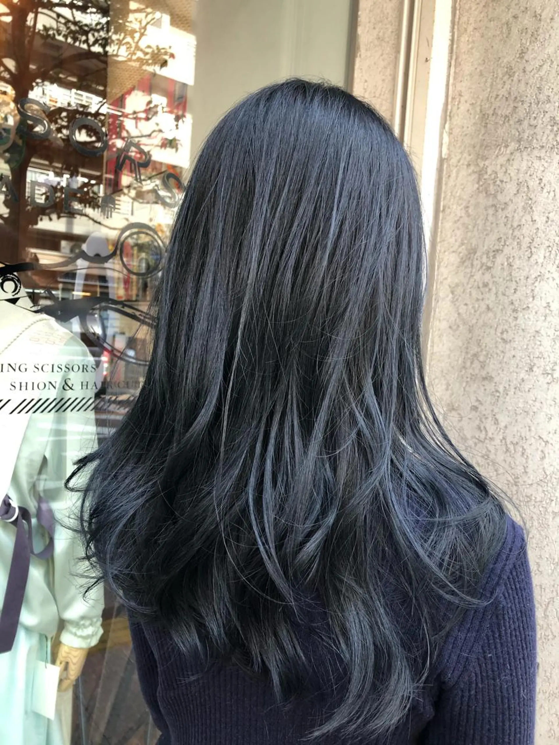 ロング カラー ネイビーカラー CoCooN satoshiのヘアスタイル