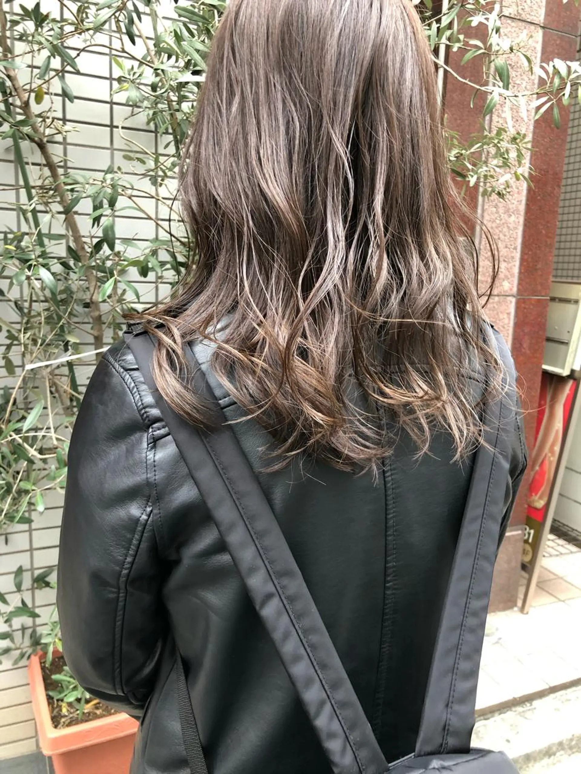 セミロング カラー 透明感カラー カット ヘアカラー トリートメント ヘアセット 🌷ボブ/髪質改善 ストレートのヘアスタイル