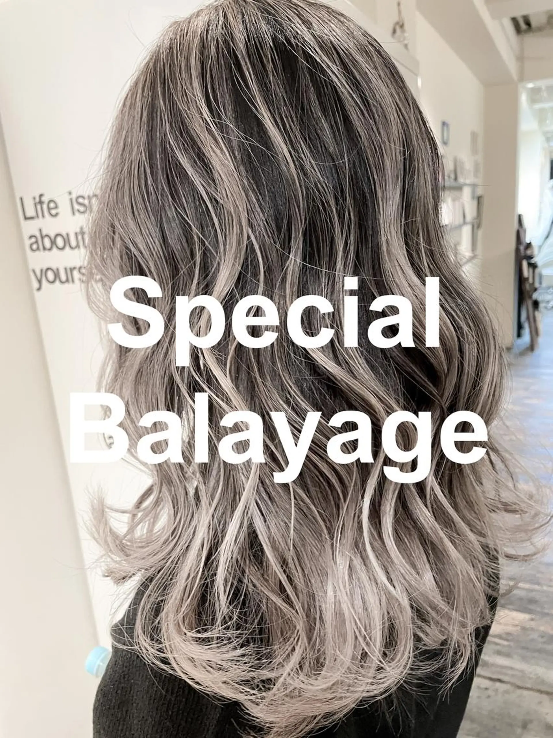 セミロング カラー バレイヤージュ レイヤーカット カット ヘアカラー トリートメント WONK. ウォンク 心斎橋のヘアスタイル