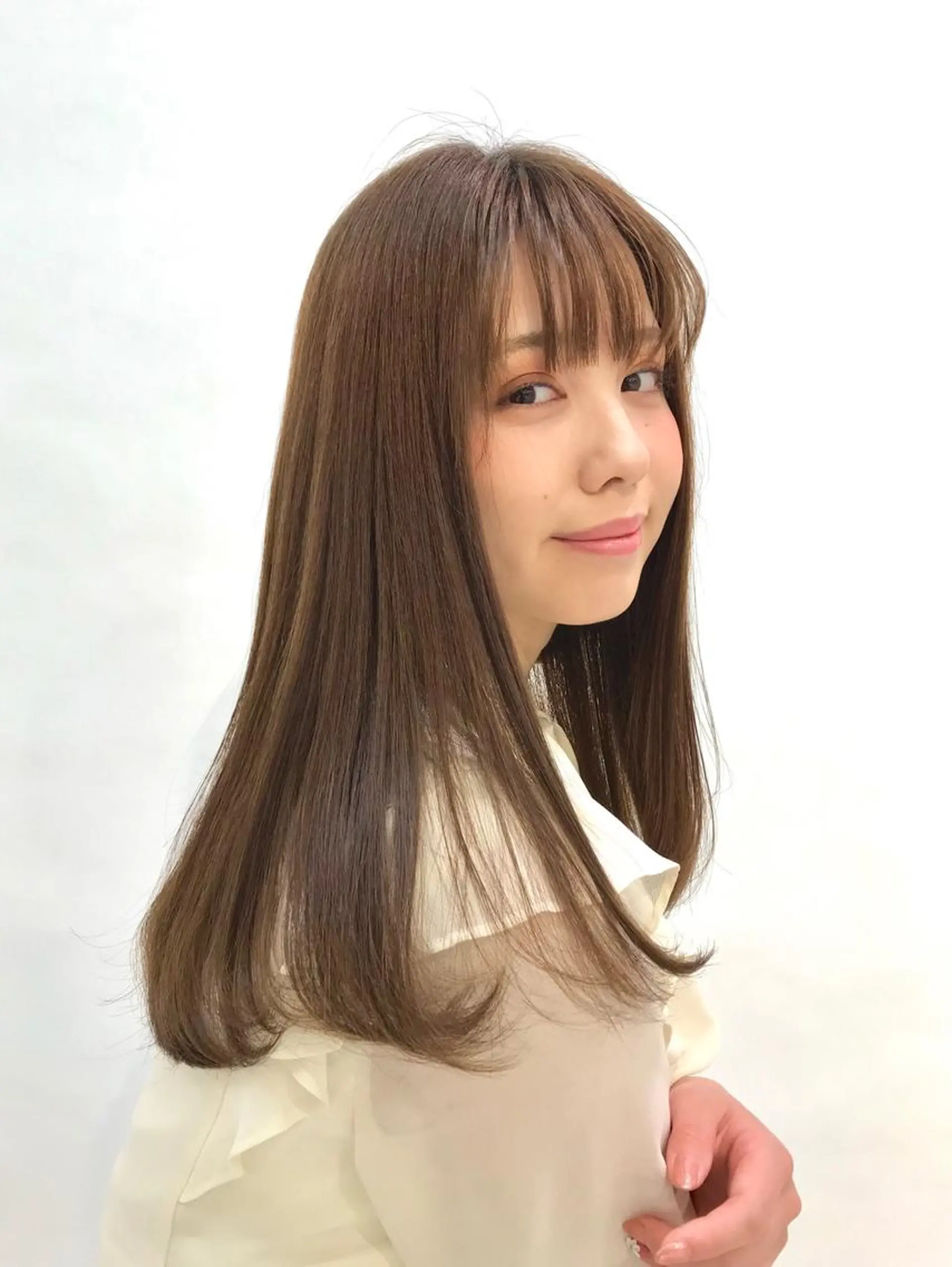 ロング カラー 透明感カラーブリーチ 🌼シゲモトアヤ🌼のヘアスタイル