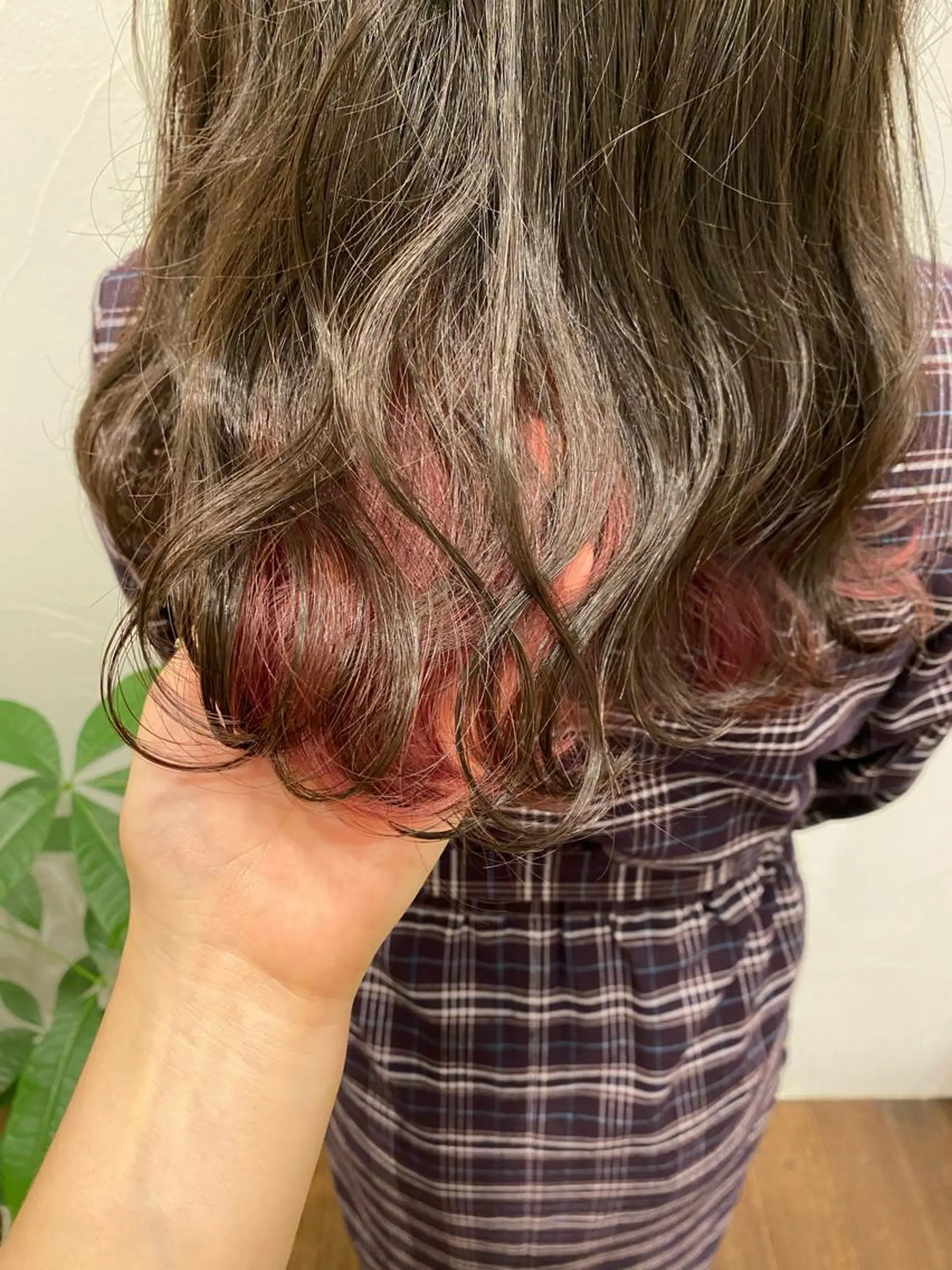 ロング カラー インナーカラー ピンクカラー ヘアカラー トリートメント Ash中目黒店 榊間茜のヘアスタイル