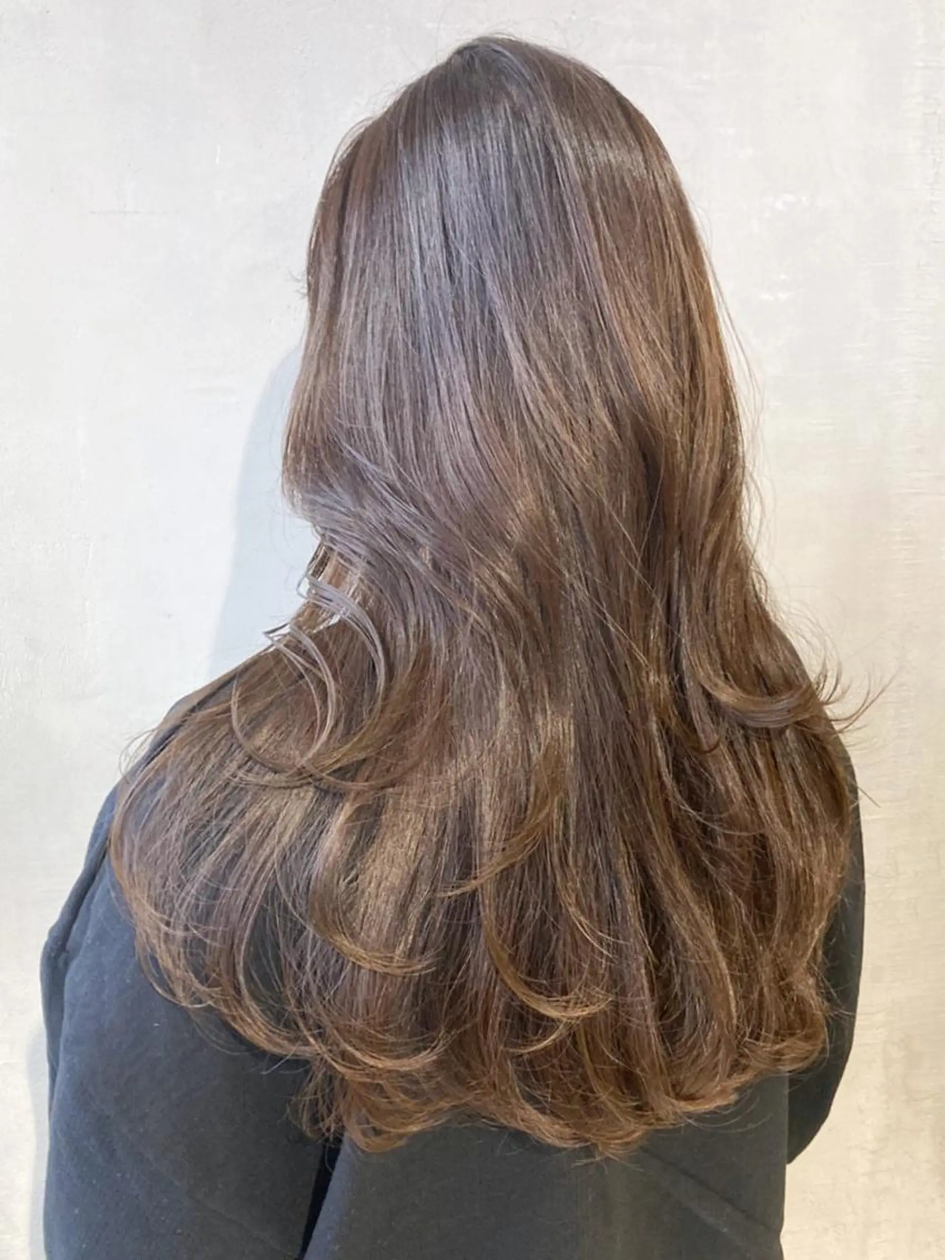 ロング カラー パーマ ヘアアレンジ ロングレイヤー ブラウンカラー オリーブブラウン レイヤーカット ロング カット ヘアカラー トリートメント ITbyALBUM 八王子店のヘアスタイル