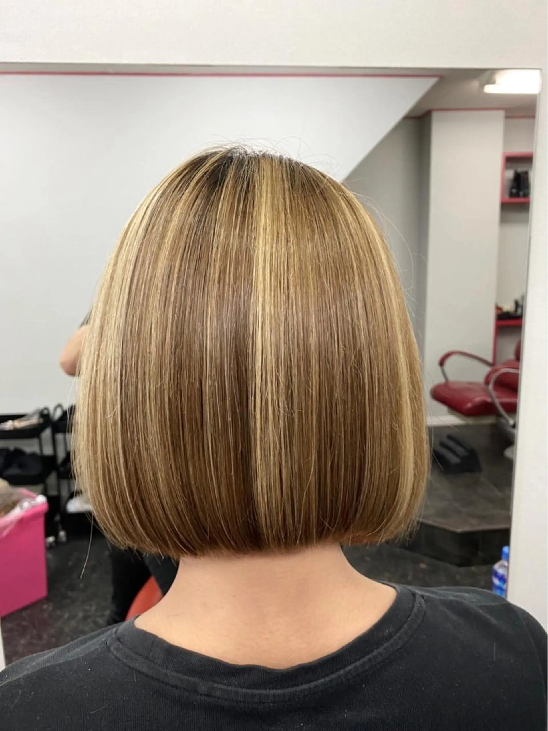 ミディアム カラー ヘアアレンジ メンズ キッズ ネイル マツエク・マツパ カット ヘアカラー トリートメント ブリーチ特化型✂️ ハイトーンカラー👨のヘアスタイル
