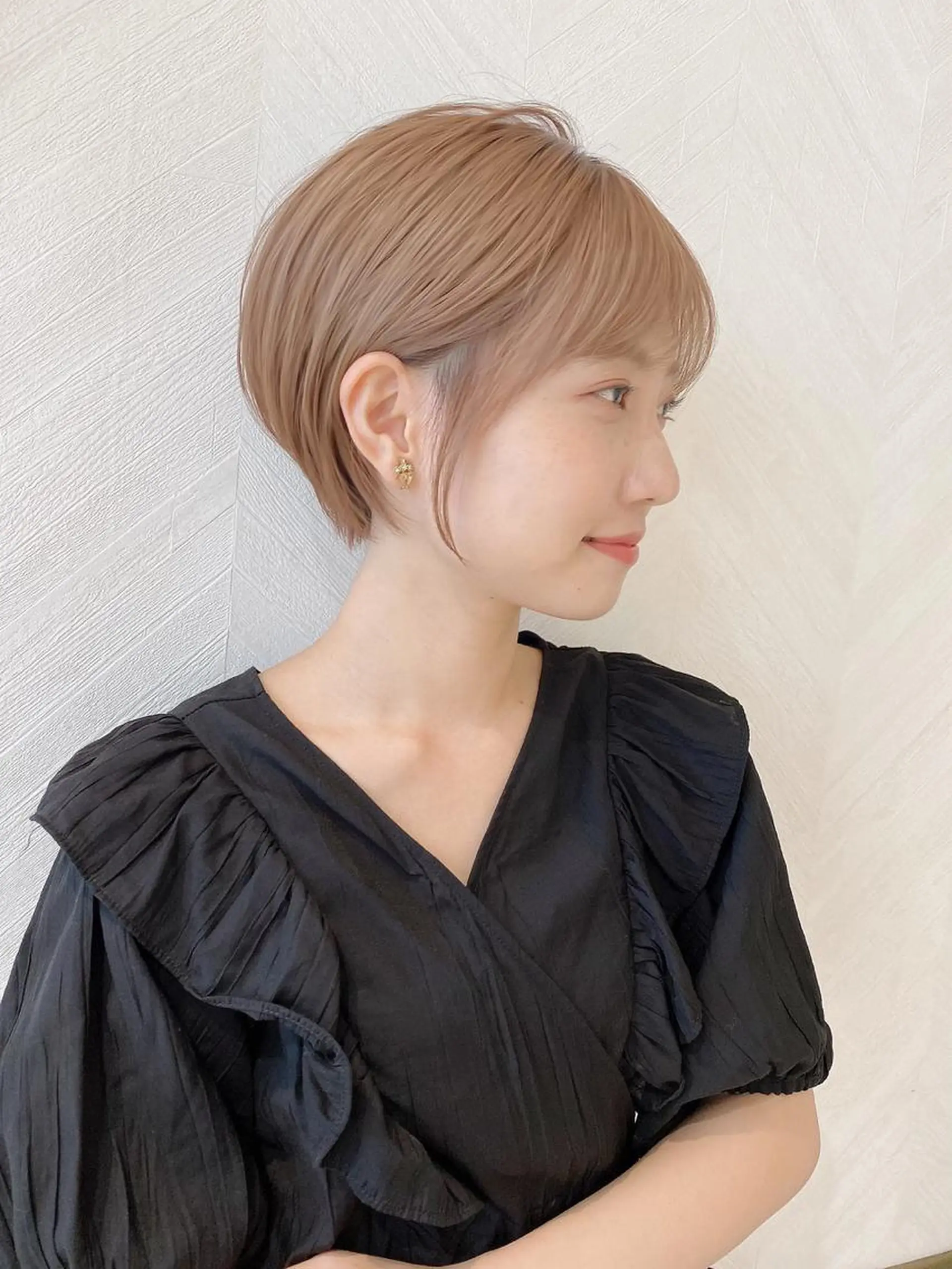 ショート カラー 切りっぱなしボブ ショートボブ ブリーチ ケアブリーチ ダブルカラー 韓国レイヤー 店長　渡部晃輝のヘアスタイル