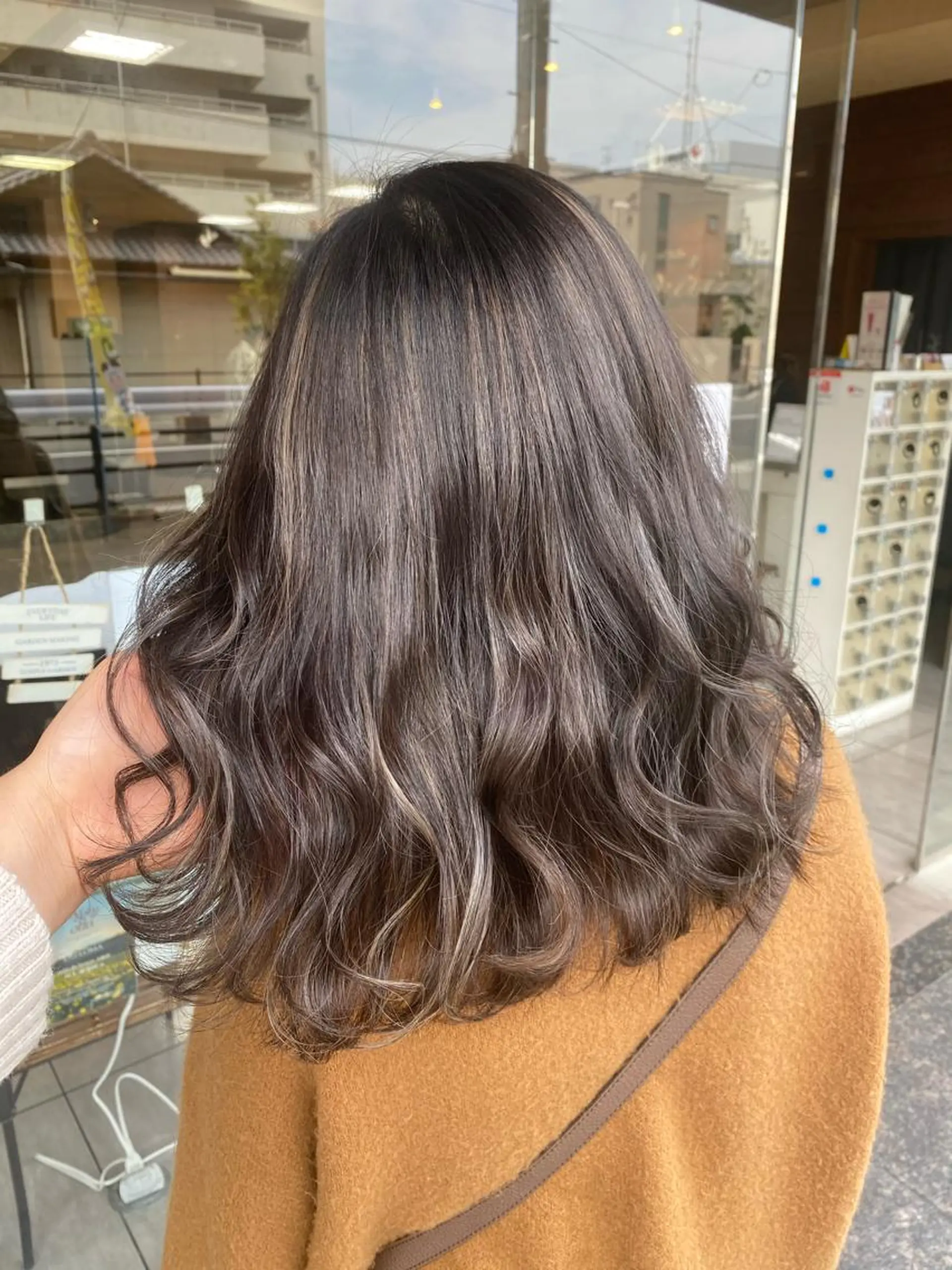 セミロング カラー ヘアアレンジ ヘアカラー HAIRSALONLOOP所属・川上 麻梨阿のヘアスタイル