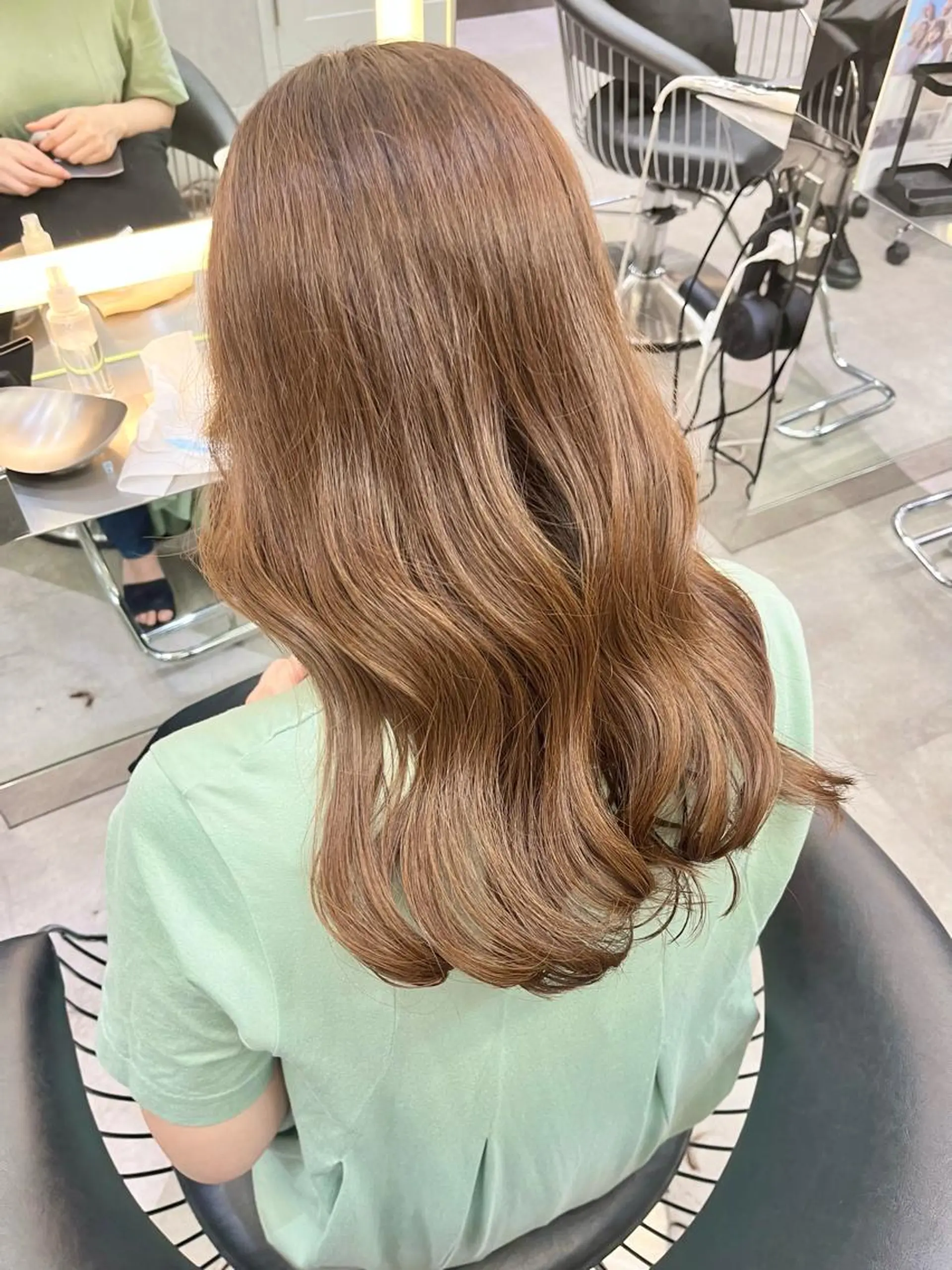 ミディアム カラー ヘアアレンジ ヘアカラー トリートメント ヘアセット ボブ｜韓国｜美髪矯正 ｜amika🌙のヘアスタイル