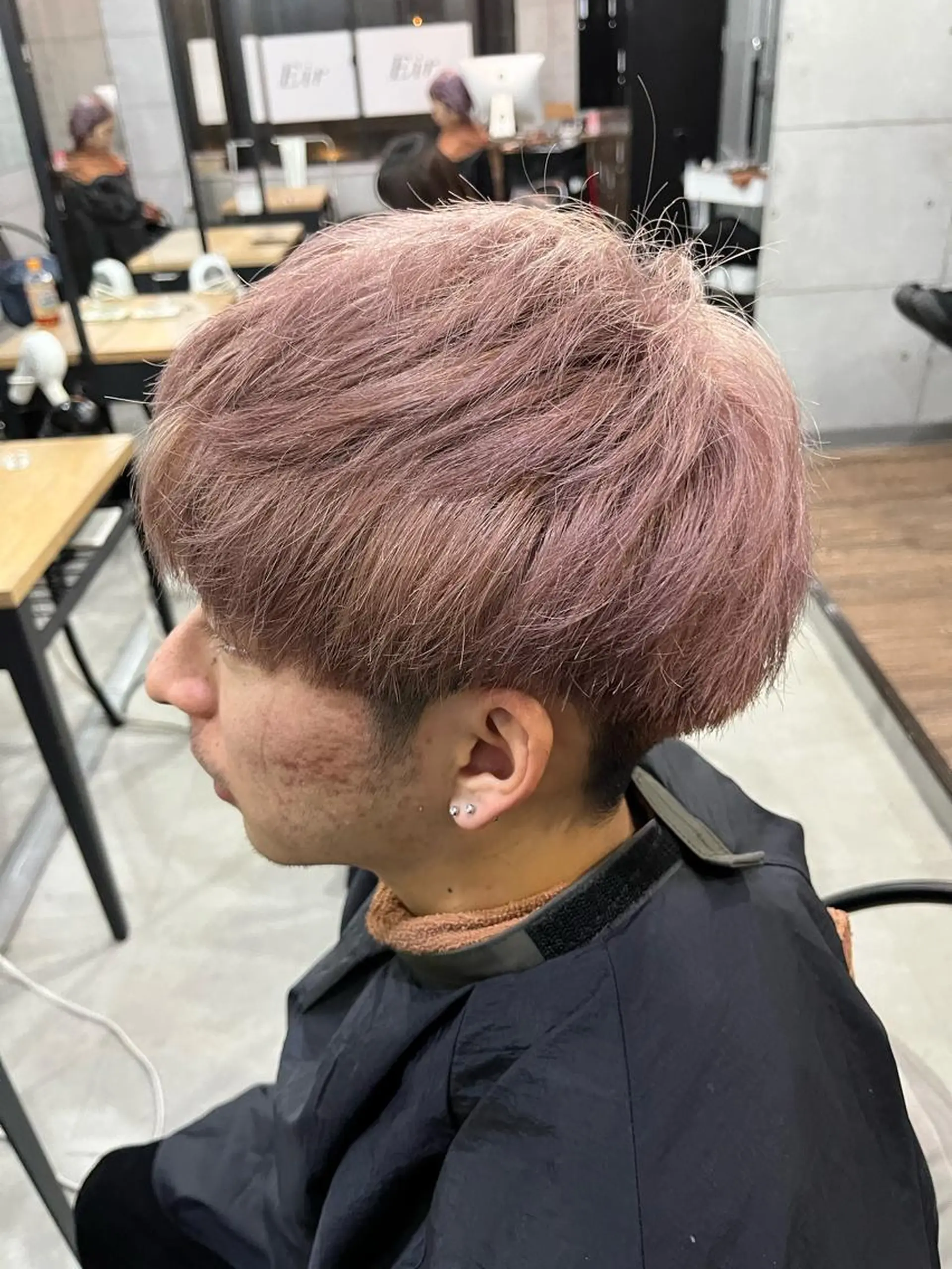ショート カラー パーマ ヘアアレンジ メンズ キッズ ネイル マツエク・マツパ アイブロウ ショートボブ メンズバレイヤージュ メンズブリーチ フェードカット メンズハイライト 江坂カラー特化美容師 希弥【のぞみ】のヘアスタイル