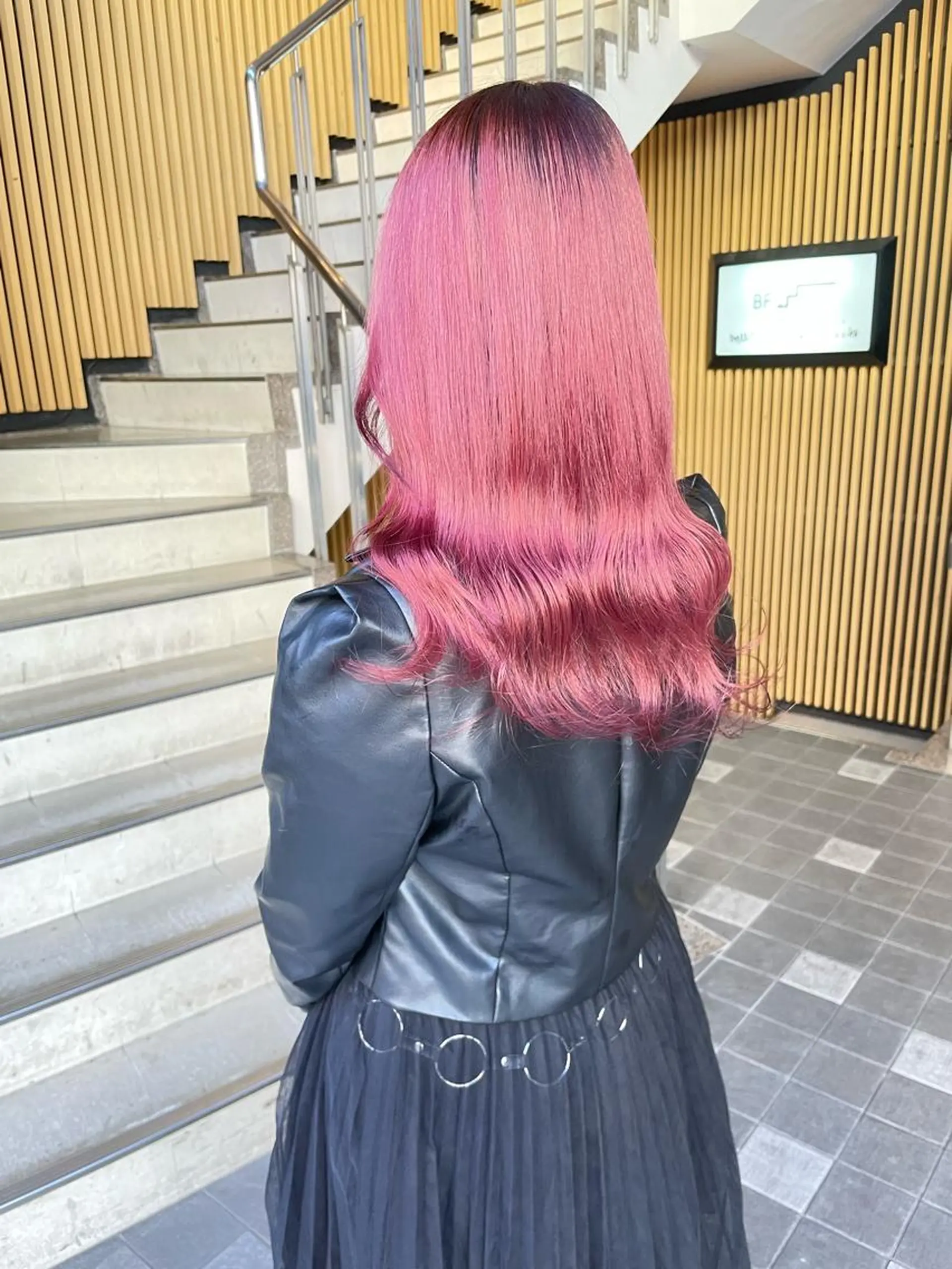 ロング ヘアカラー KEN TAのヘアスタイル