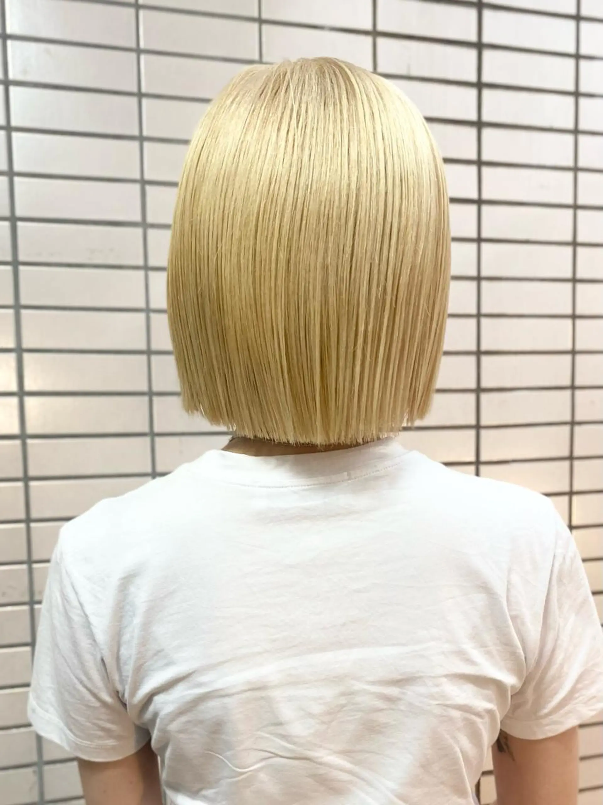 ショート カラー ヘアアレンジ ブロンド カット ヘアカラー トリートメント 韓国風×透明感カラー 髪質改善オタベシンヤのヘアスタイル