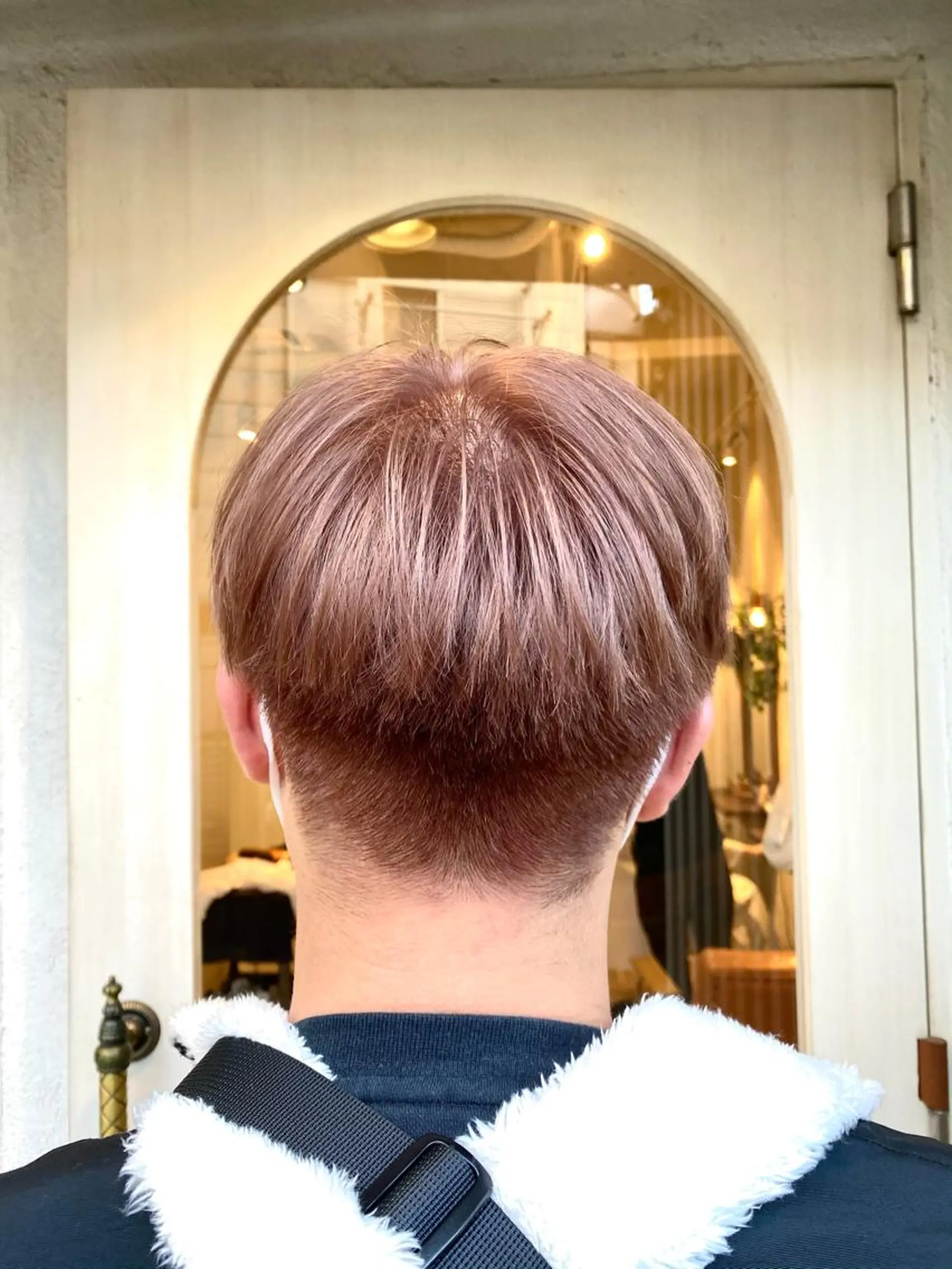 ショート カラー ベージュカラー ブリーチ ピンクカラー ヘアカラー トリートメント よこもり あいのヘアスタイル
