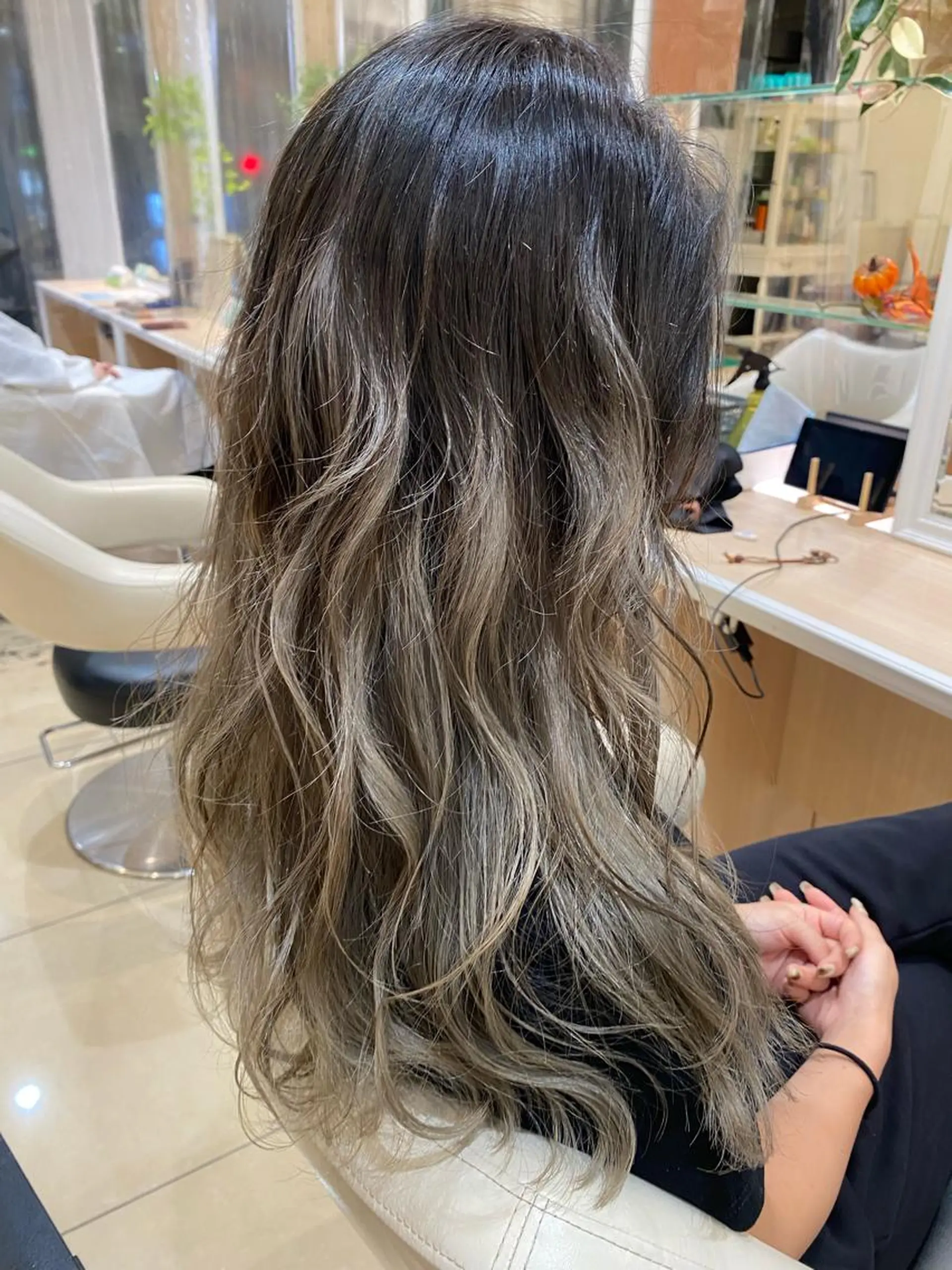 ロング カラー 🩵波巻き／ツイスパ HARU💎のヘアスタイル