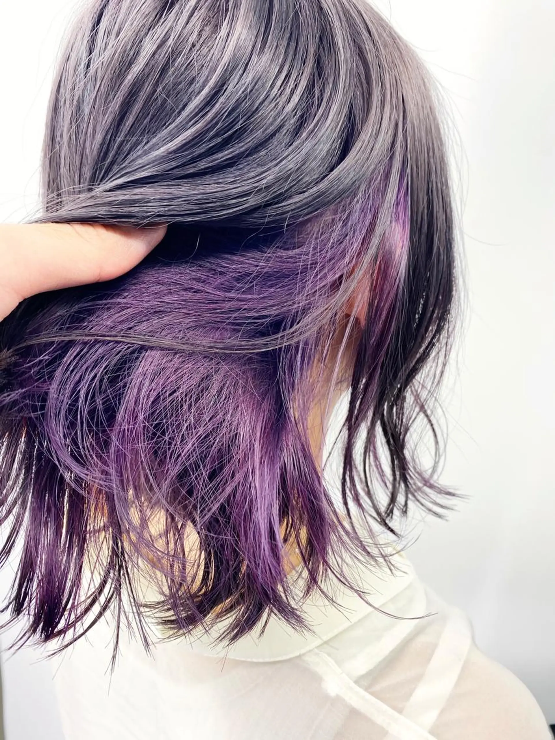 ミディアム パープルカラー カット ヘアカラー トリートメント 大橋 拓巳のヘアスタイル