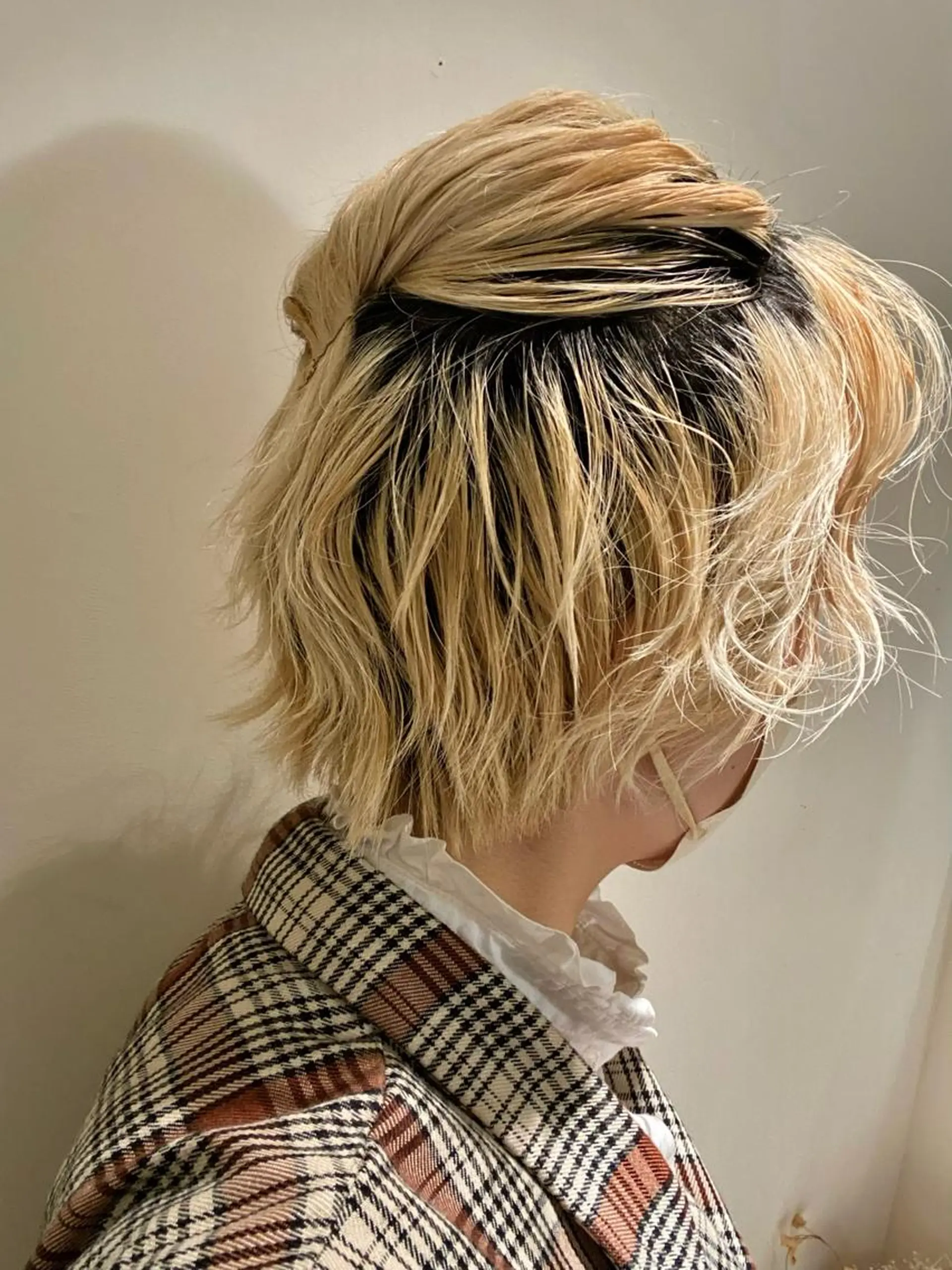 ショート カラー ブリーチ 🫶🏻桃果🫶🏿 只今休職中のヘアスタイル