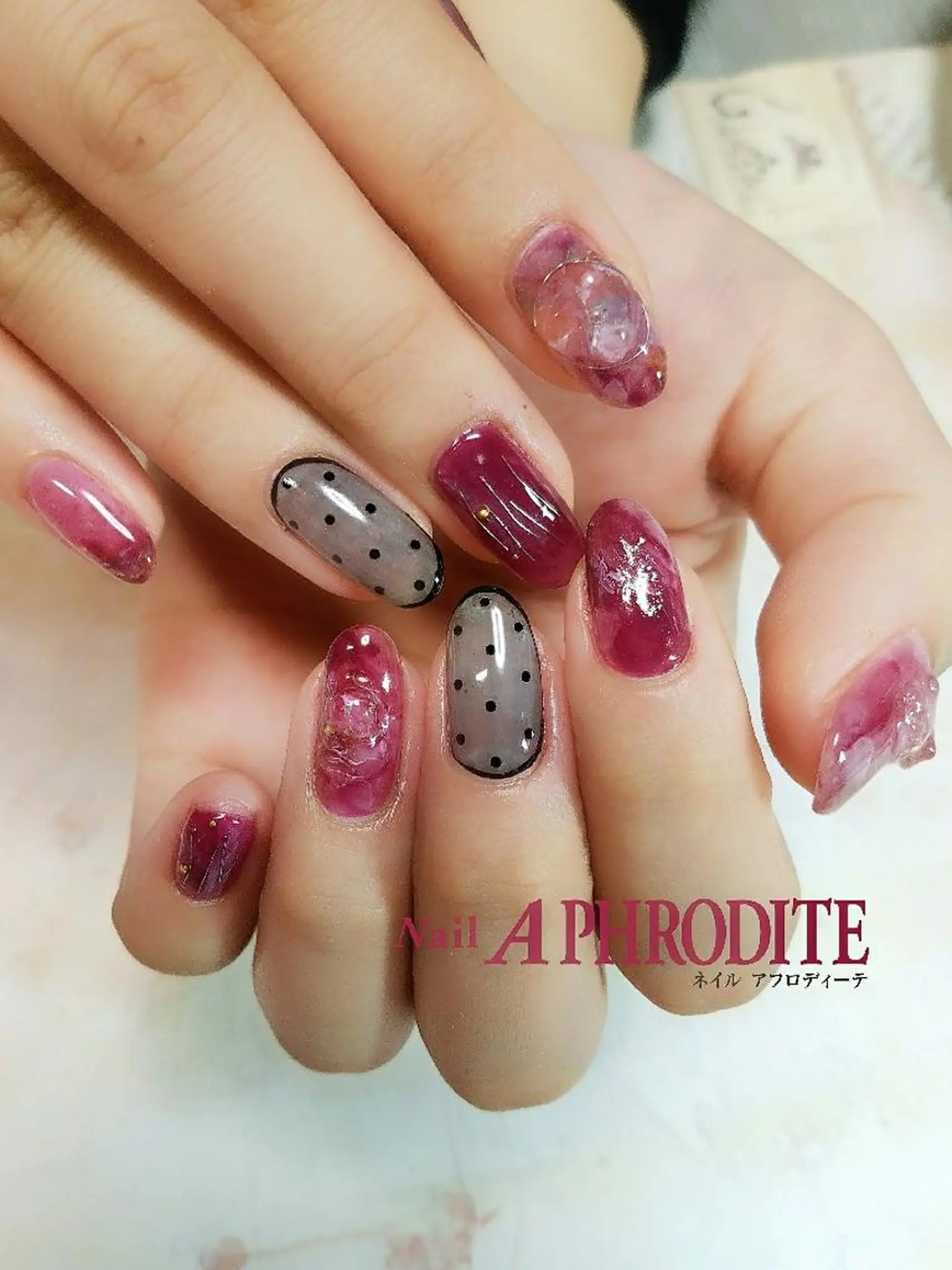 ネイル ニュアンスネイル MITSUHASHI EMIKOのネイルデザイン