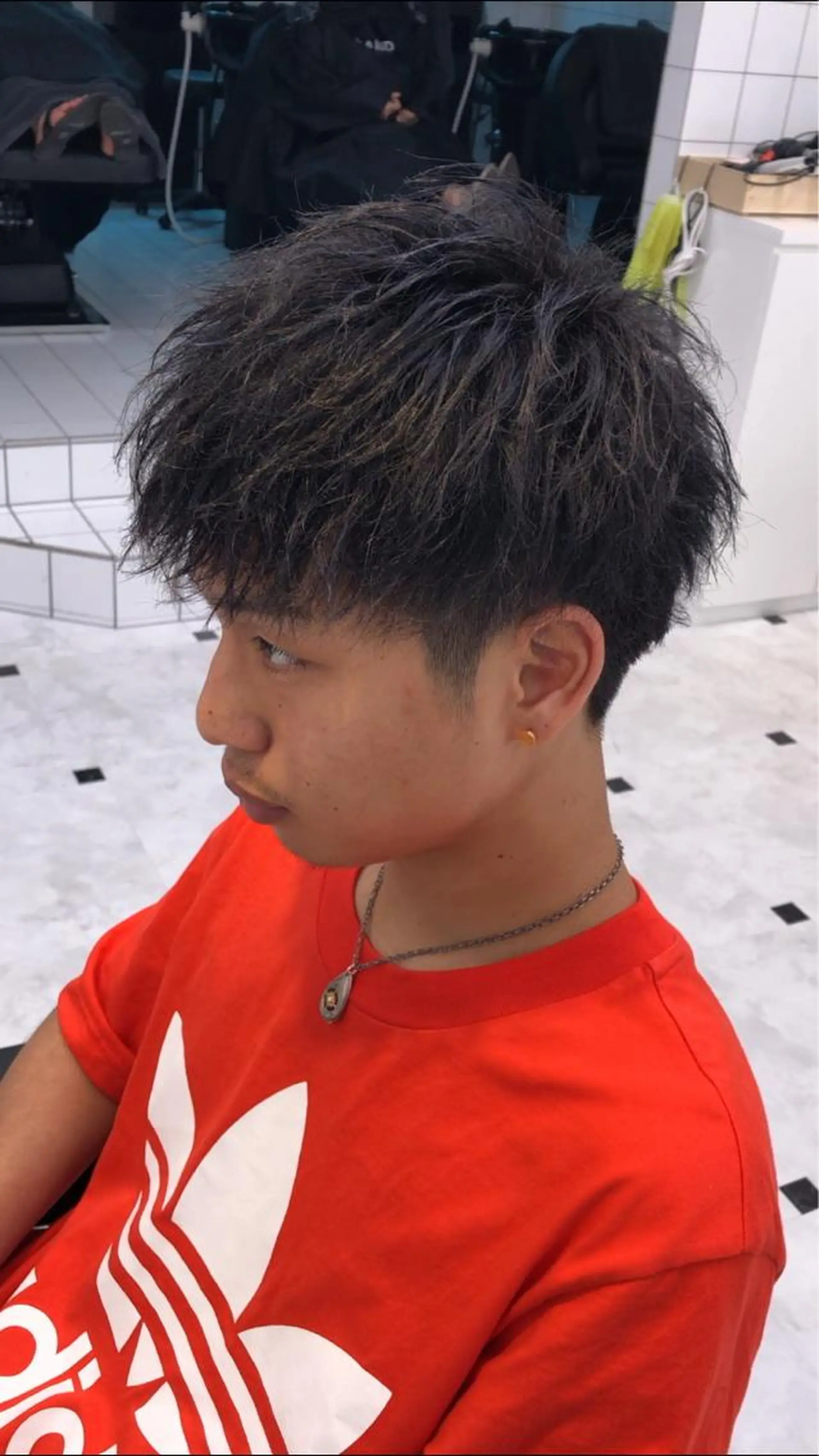 ショート カラー パーマ メンズ ヘアカラー トリートメント ヘッドスパ ベージュグレージュ 💕しゅーじ💕のヘアスタイル