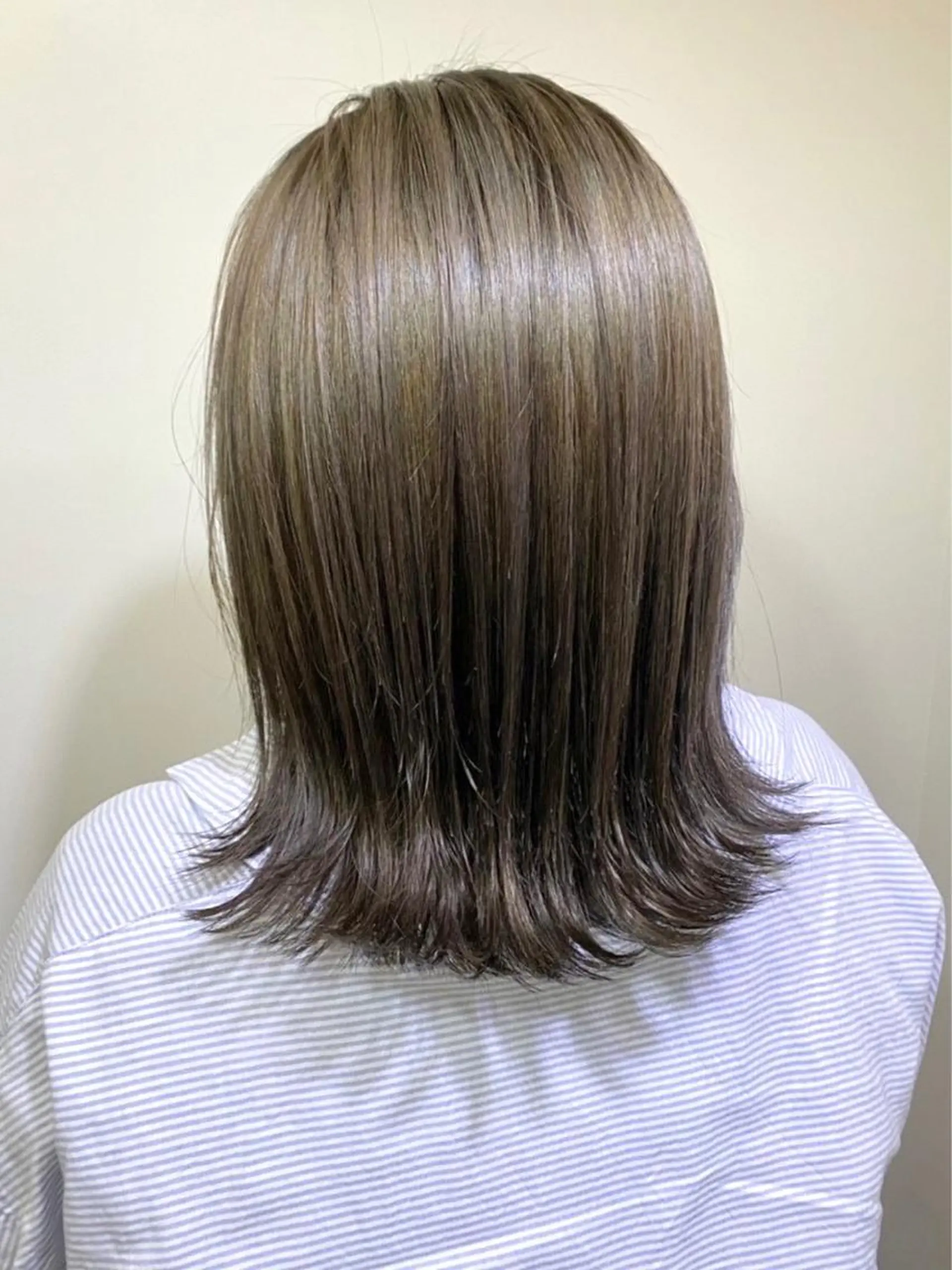 セミロング カラー ブリーチ毛対応酸性 ストレート🌈サキのヘアスタイル