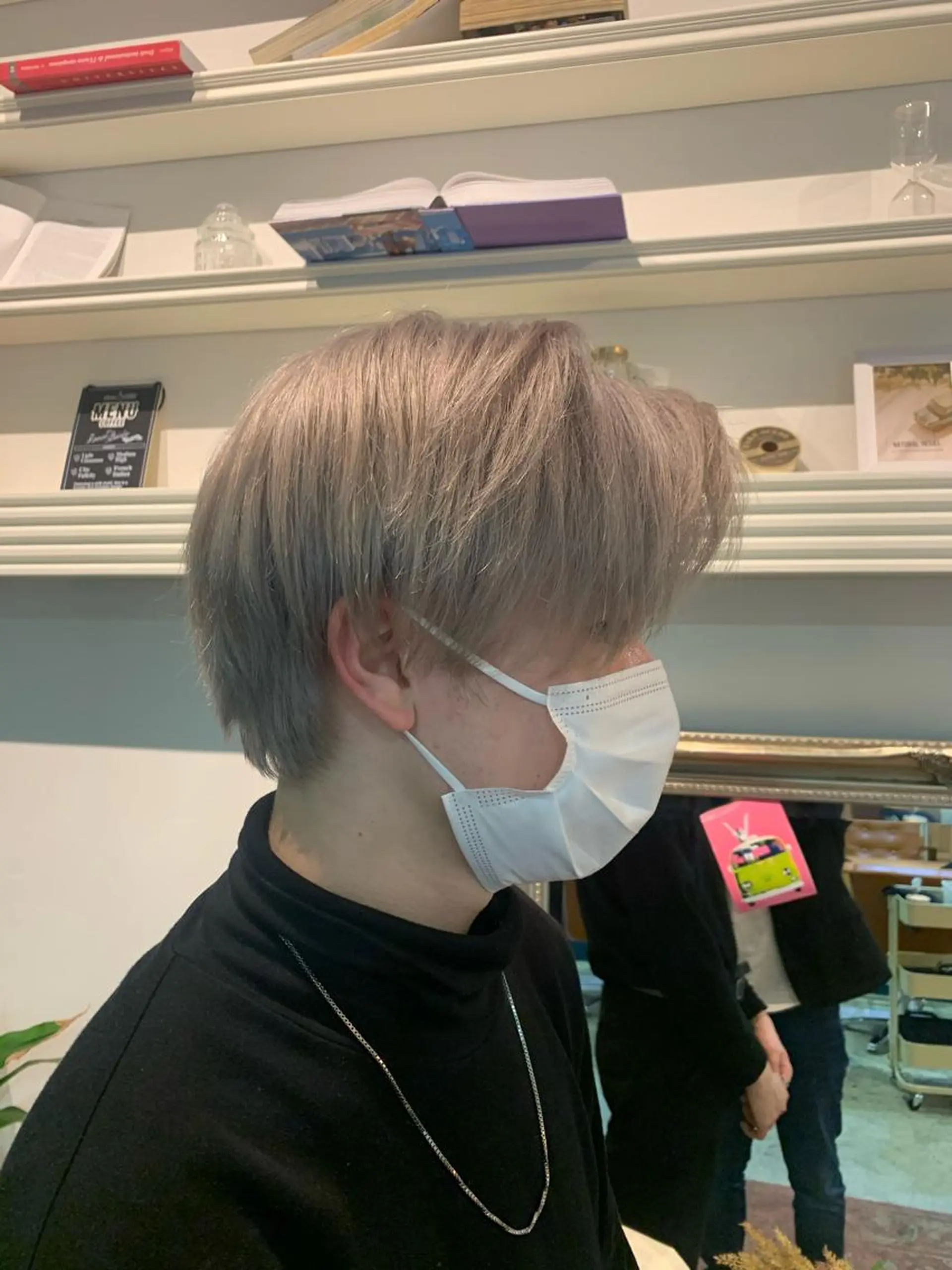 ショート カラー メンズ シルバー ヘアカラー トリートメント ヘッドスパ ヘアセット 山口 竣也のヘアスタイル