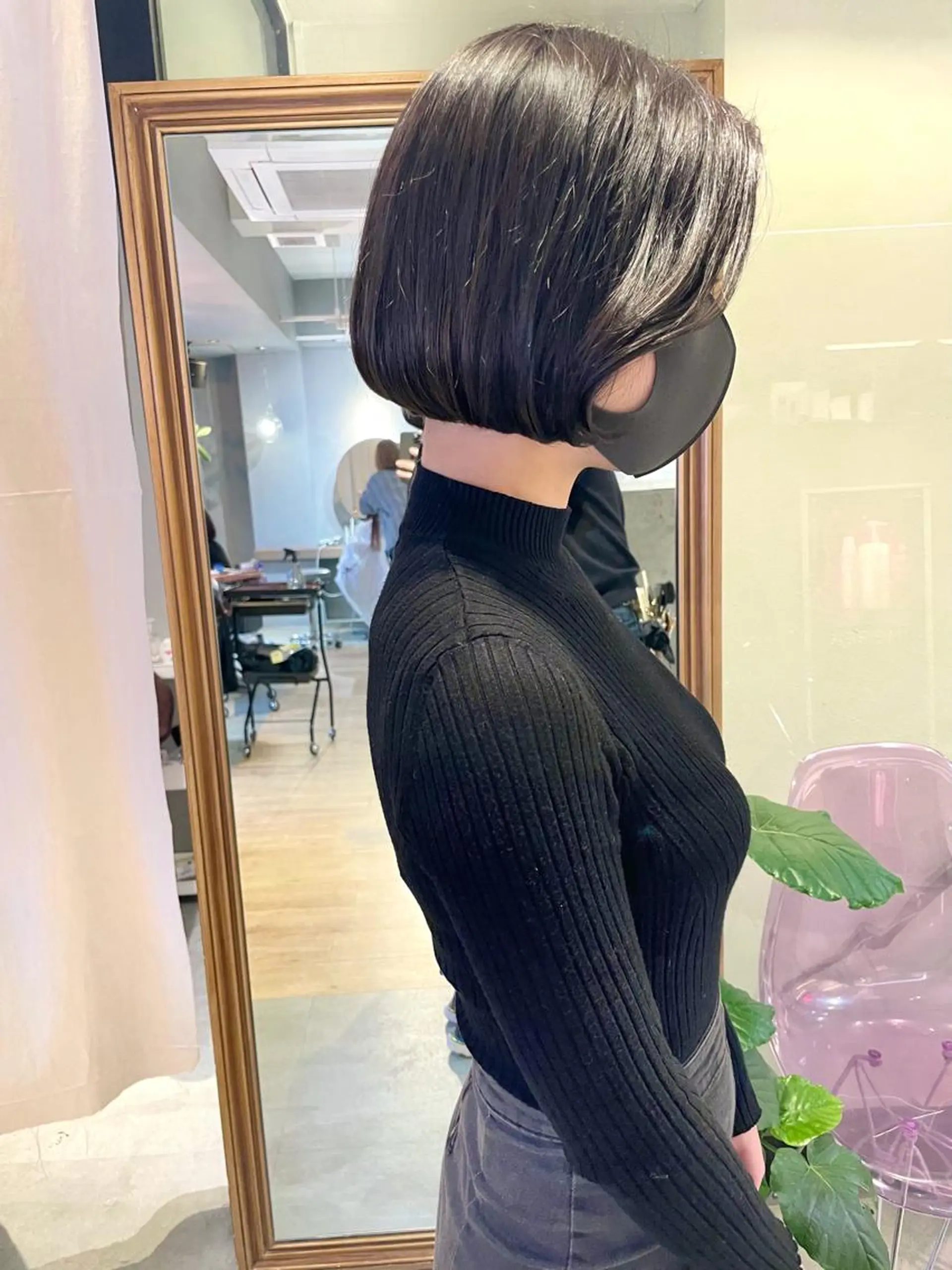ショート カラー カット ヘアカラー ぱつっとボブ 古家 佑真のヘアスタイル