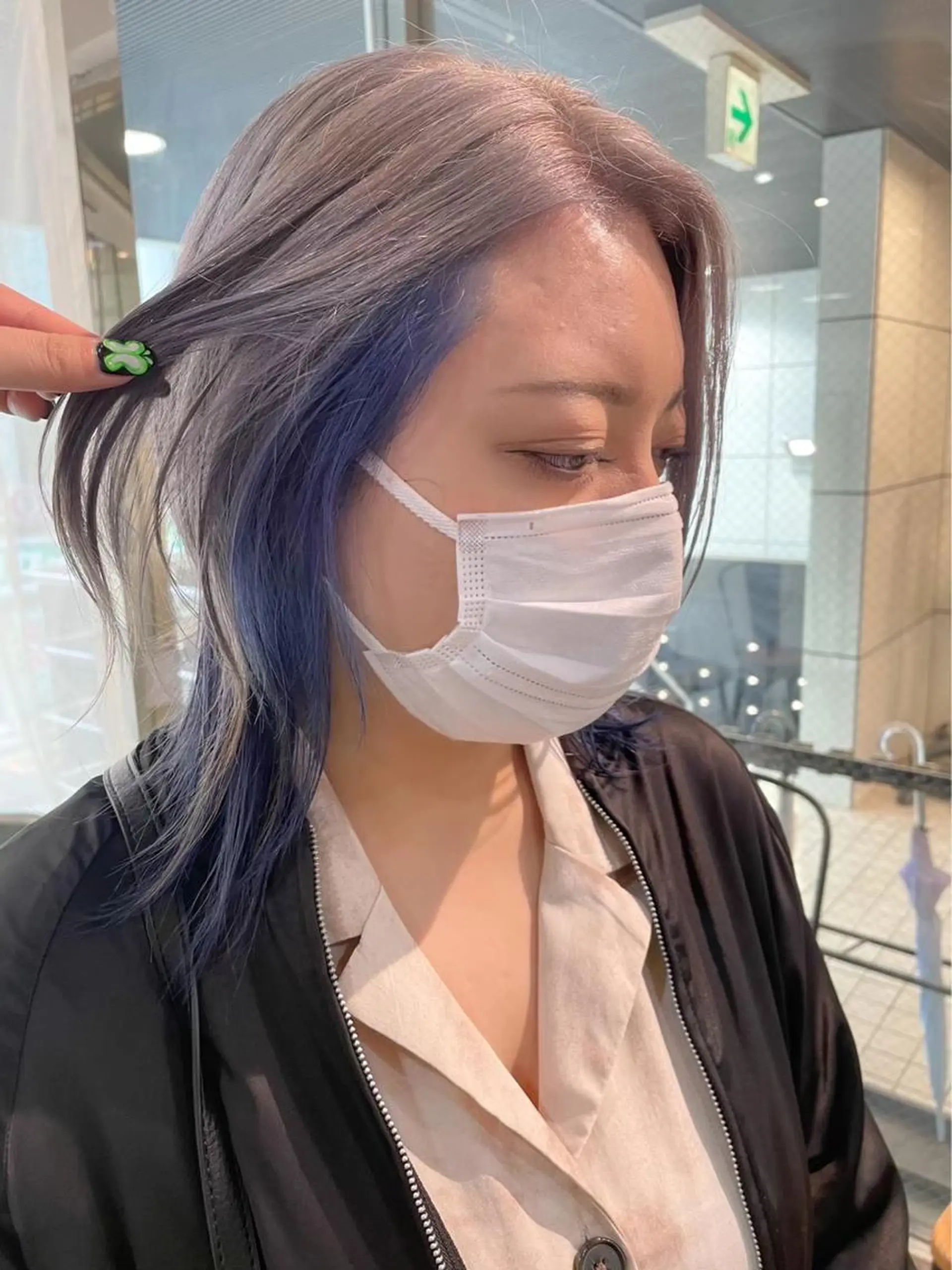 セミロング カラー セミロングパーマ ベージュカラー 黒髪 ブリーチ ブルーカラー 酸性ストレート 🤍🎀honokaのヘアスタイル