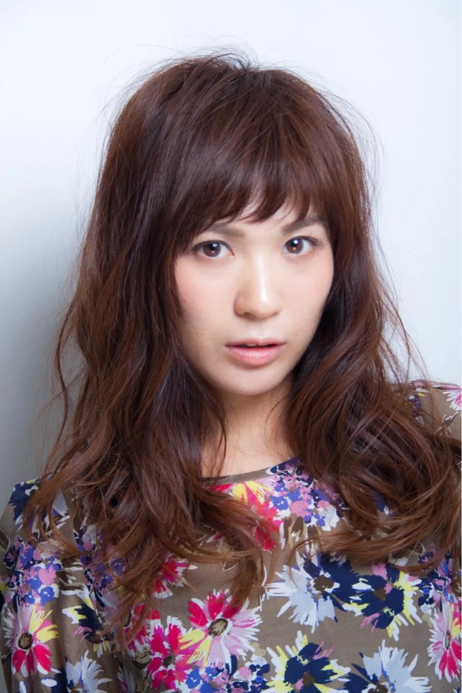 セミロング カラー グレージュ RESBORN所属・長岡 大偉のヘアスタイル