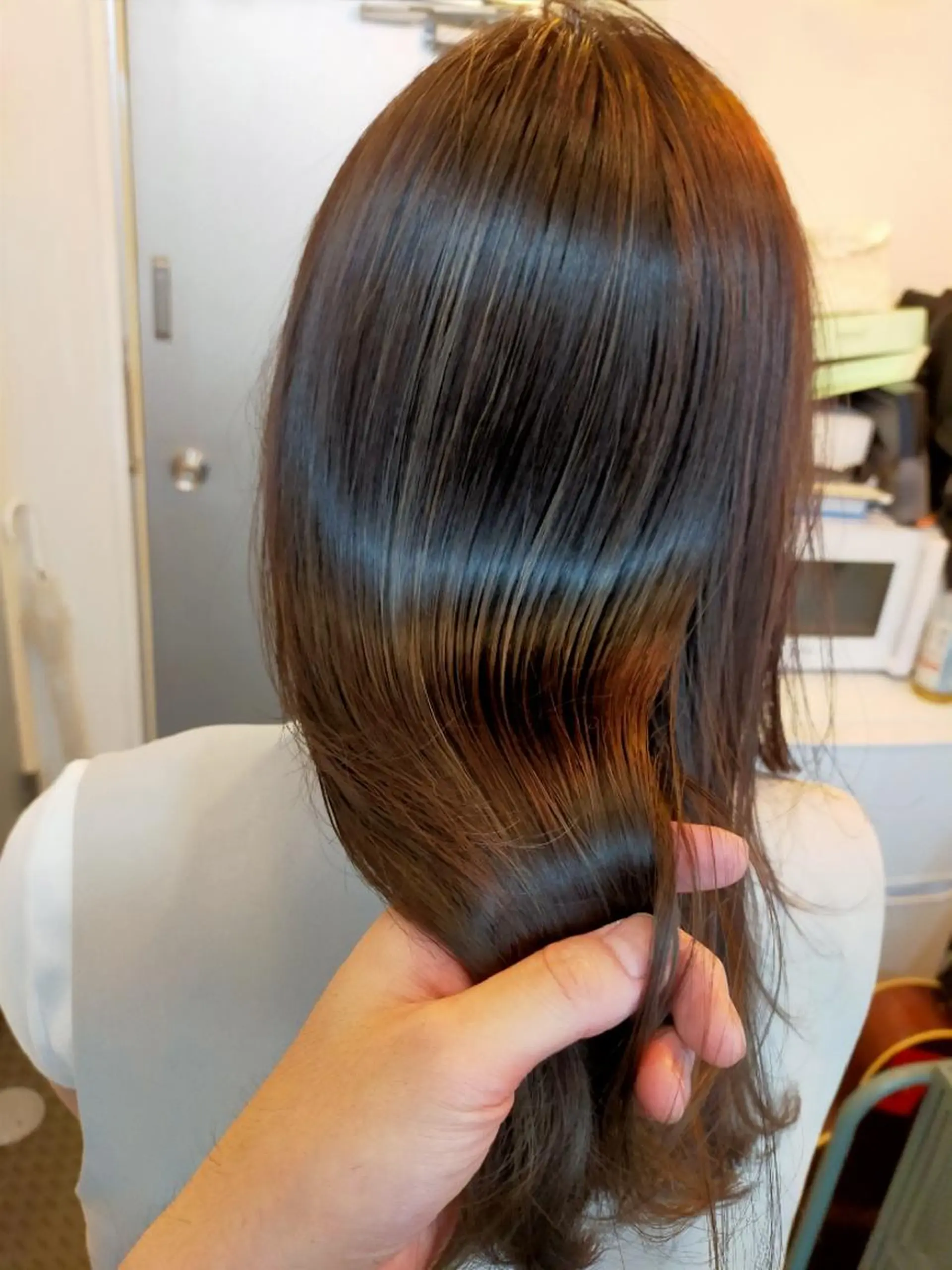 ミディアム キッズ カラー ヘアカラー トリートメント SUN GLOW  サングロウ所属・ナカノメ トシアキのヘアスタイル