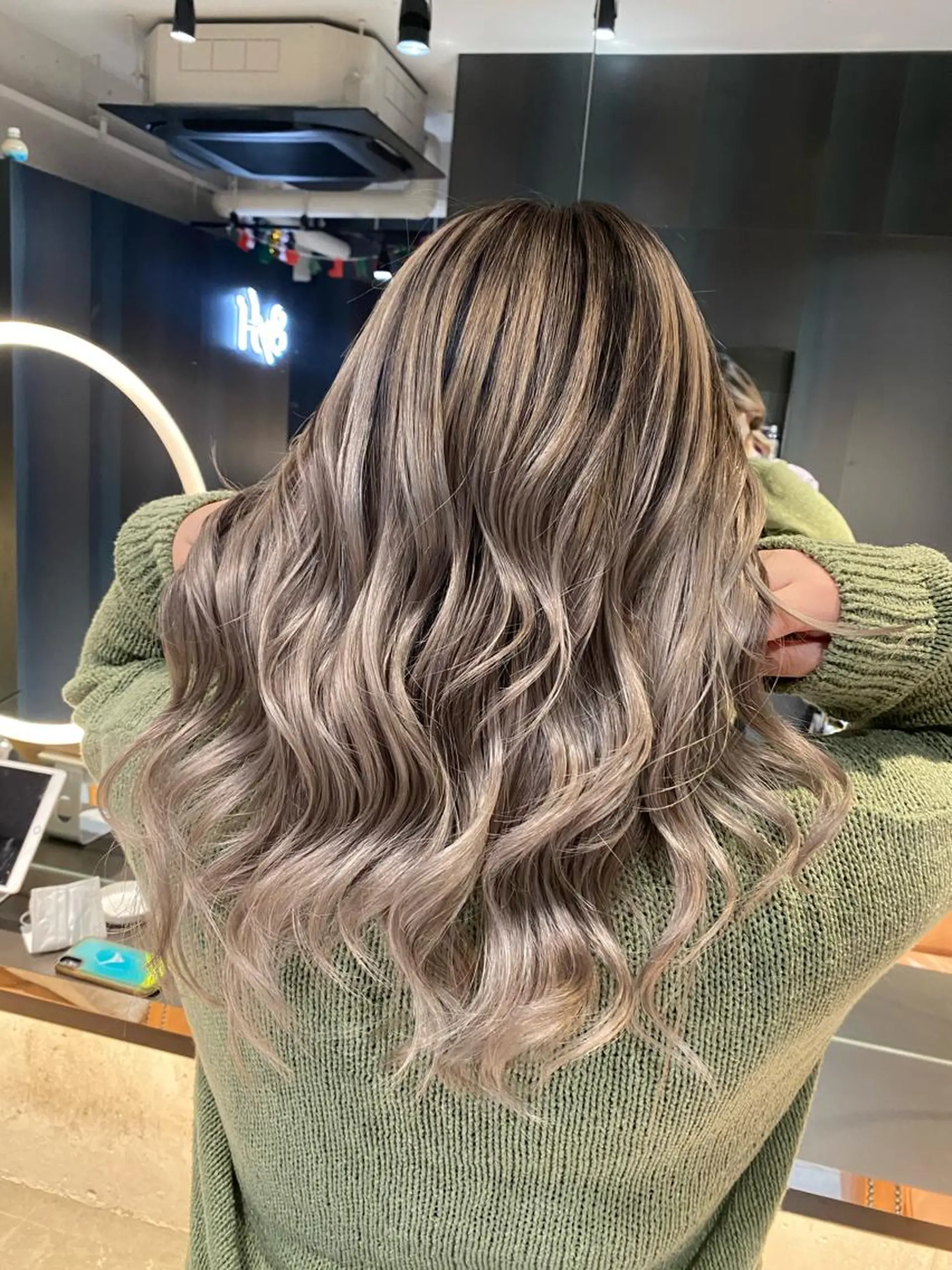 ロング カラー Kvell&Co. YUSUKEのヘアスタイル