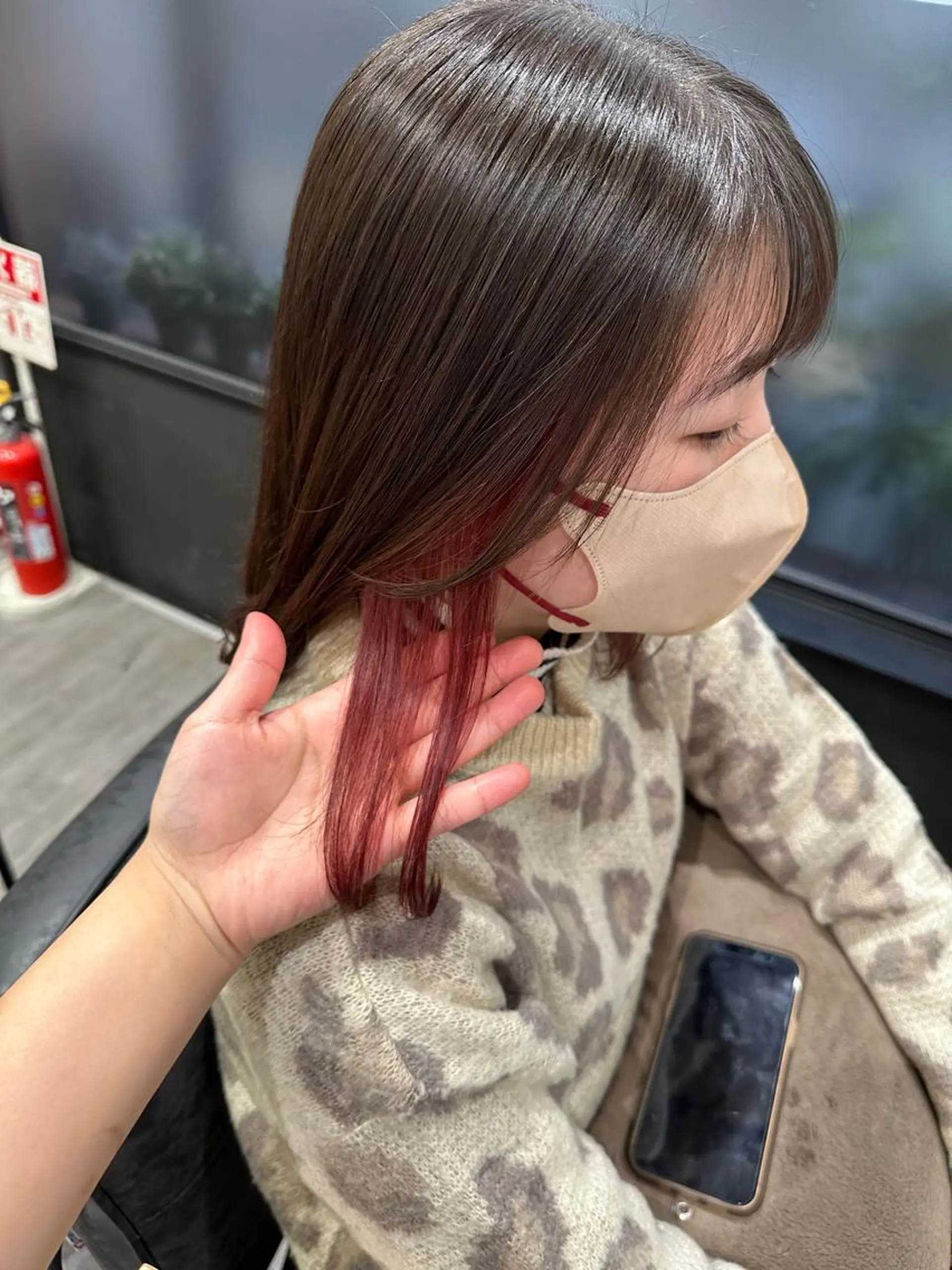 ミディアム カラー ブリーチ ブリーチなしカラー ピンクカラー レッドカラー カット ヘアカラー トリートメント 上田 紗也のヘアスタイル