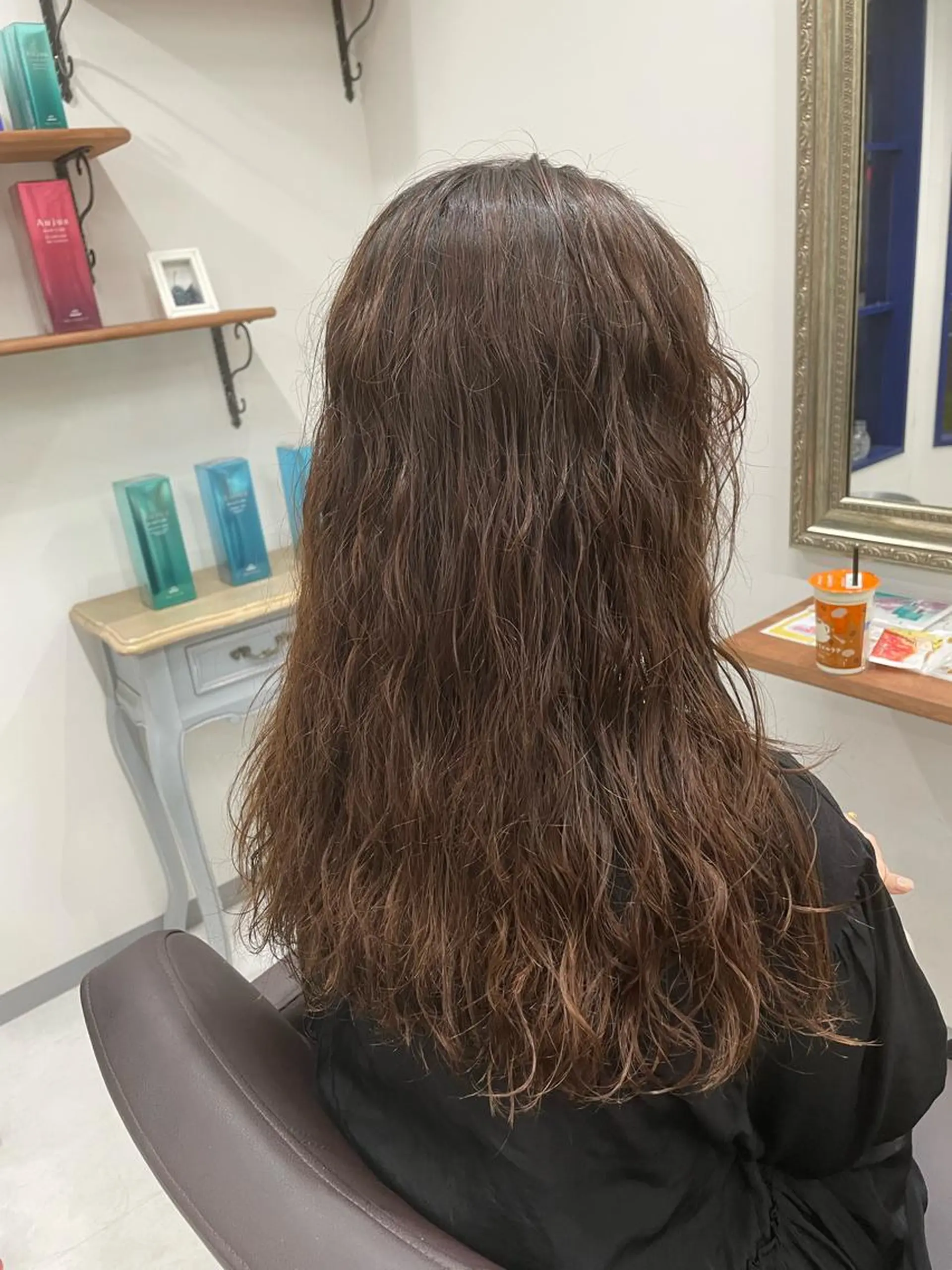 ロング カット パーマ 佐々木 芽衣のヘアスタイル