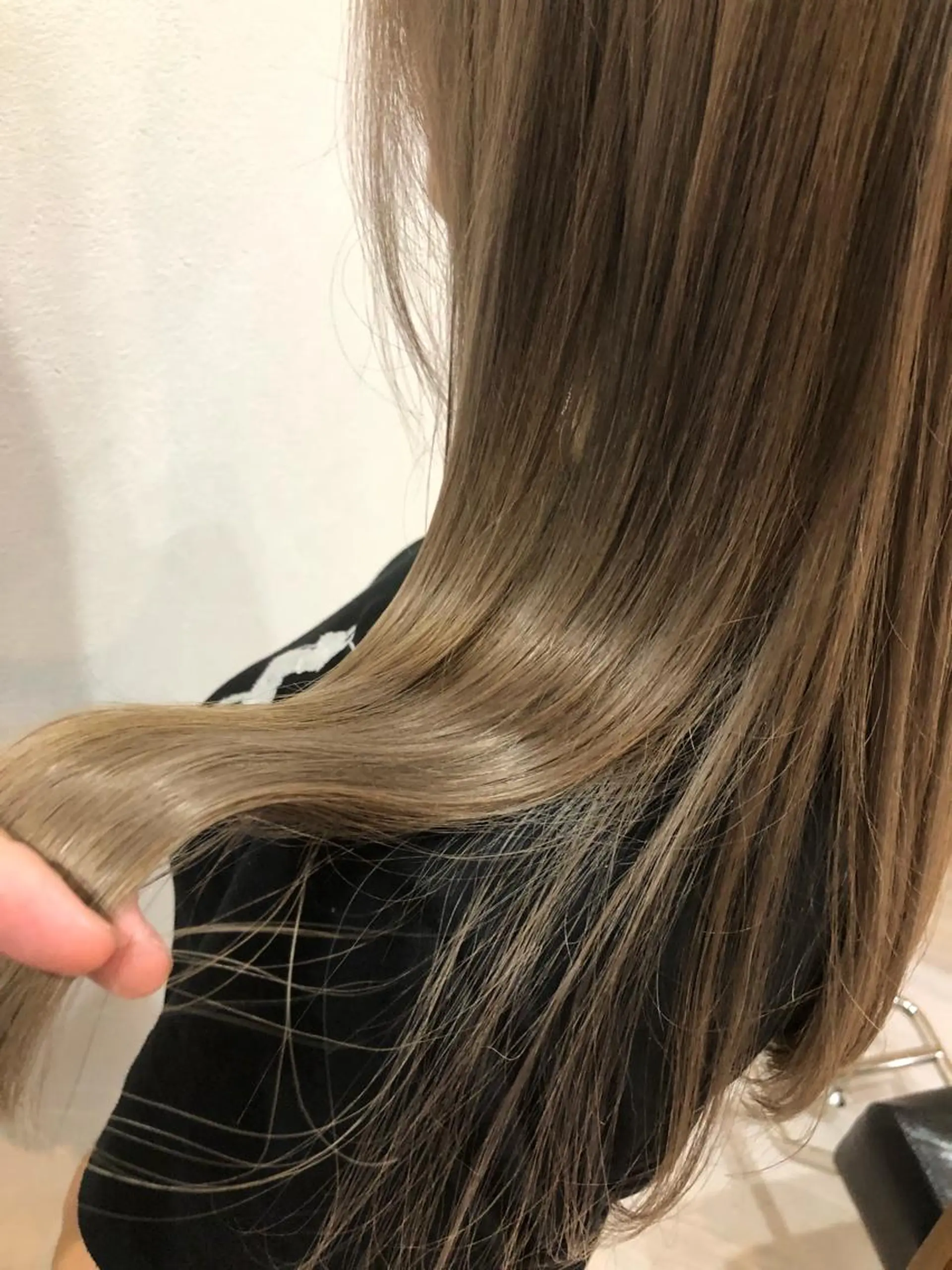 セミロング 縮毛矯正 aura所属・ashida yuukiのヘアスタイル