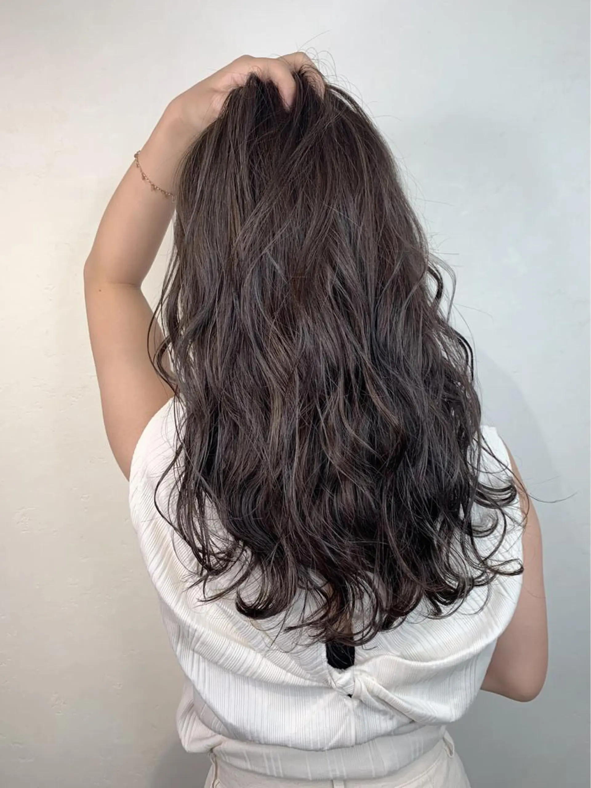 セミロング カラー _WHITE＋ 南海難波店のヘアスタイル