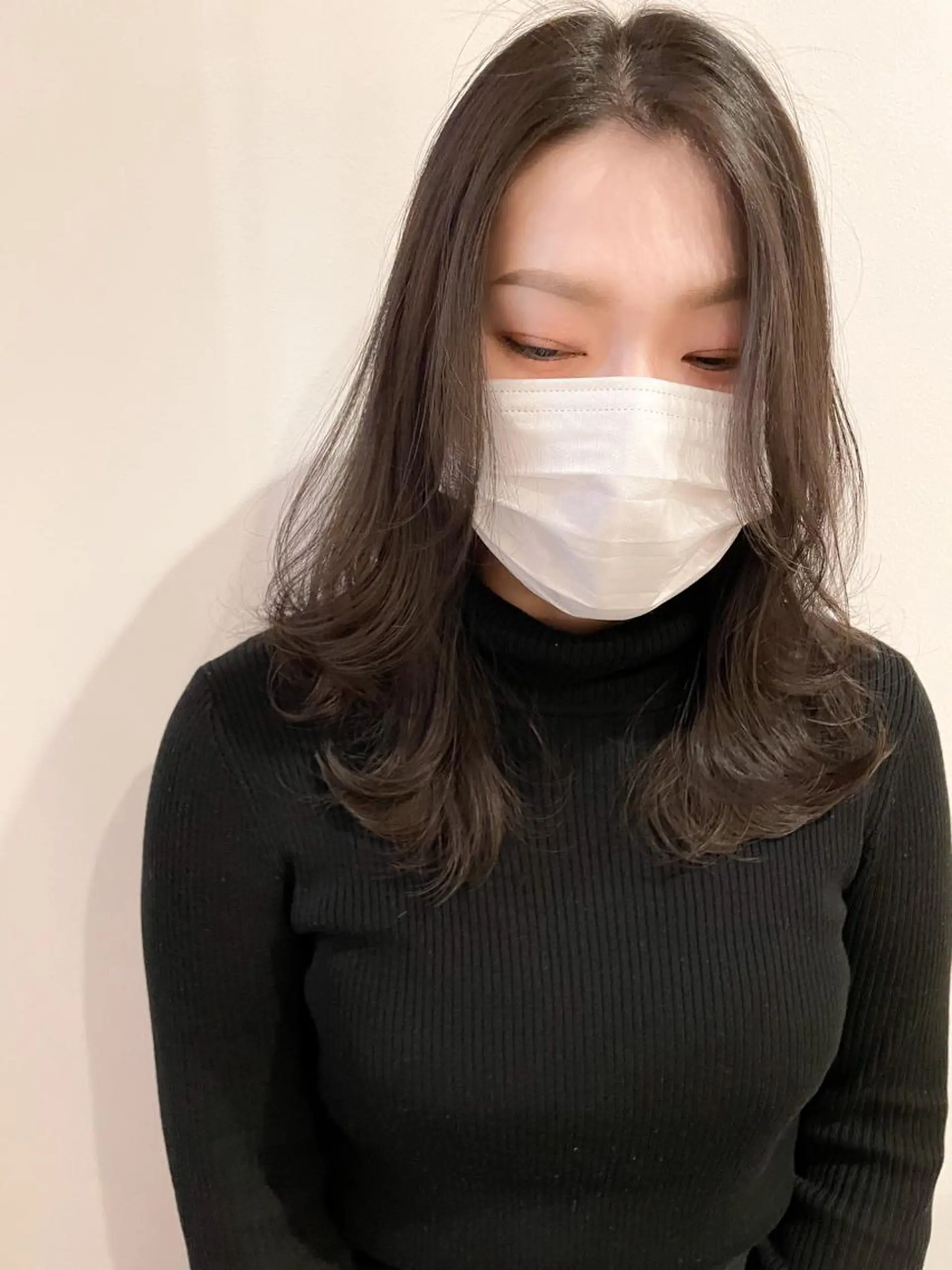 セミロング カラー 藤井 みなみのヘアスタイル