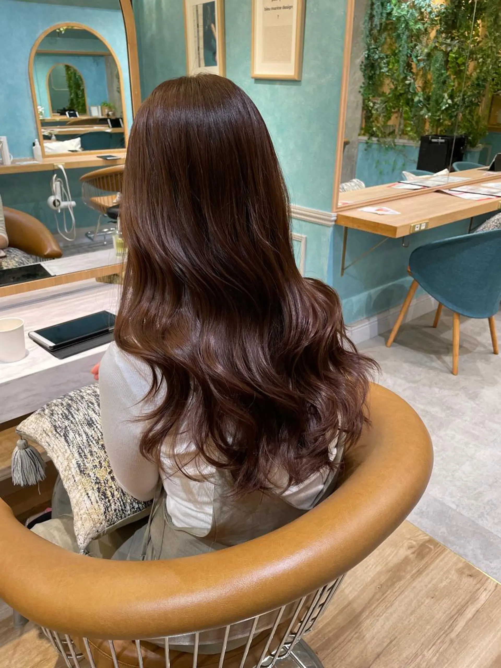 セミロング カット ヘアカラー トリートメント 山本翔一郎 韓国顔周りレイヤーのヘアスタイル