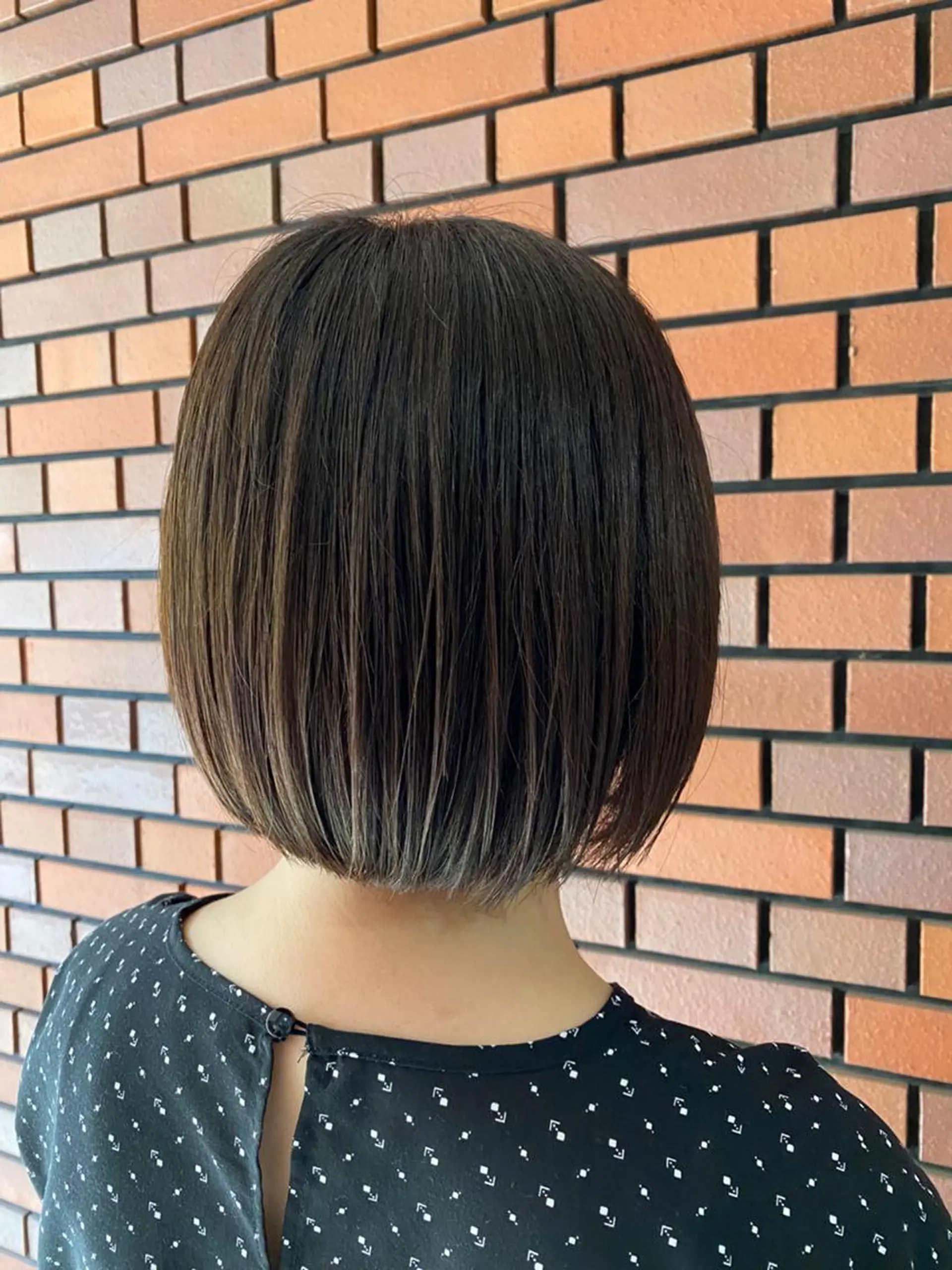 ショート カラー 前下がりボブ エドルカラー グレージュ ボブ 縮毛矯正 カット ヘアカラー トリートメント エイトウメダ 店長　稲尾友則のヘアスタイル