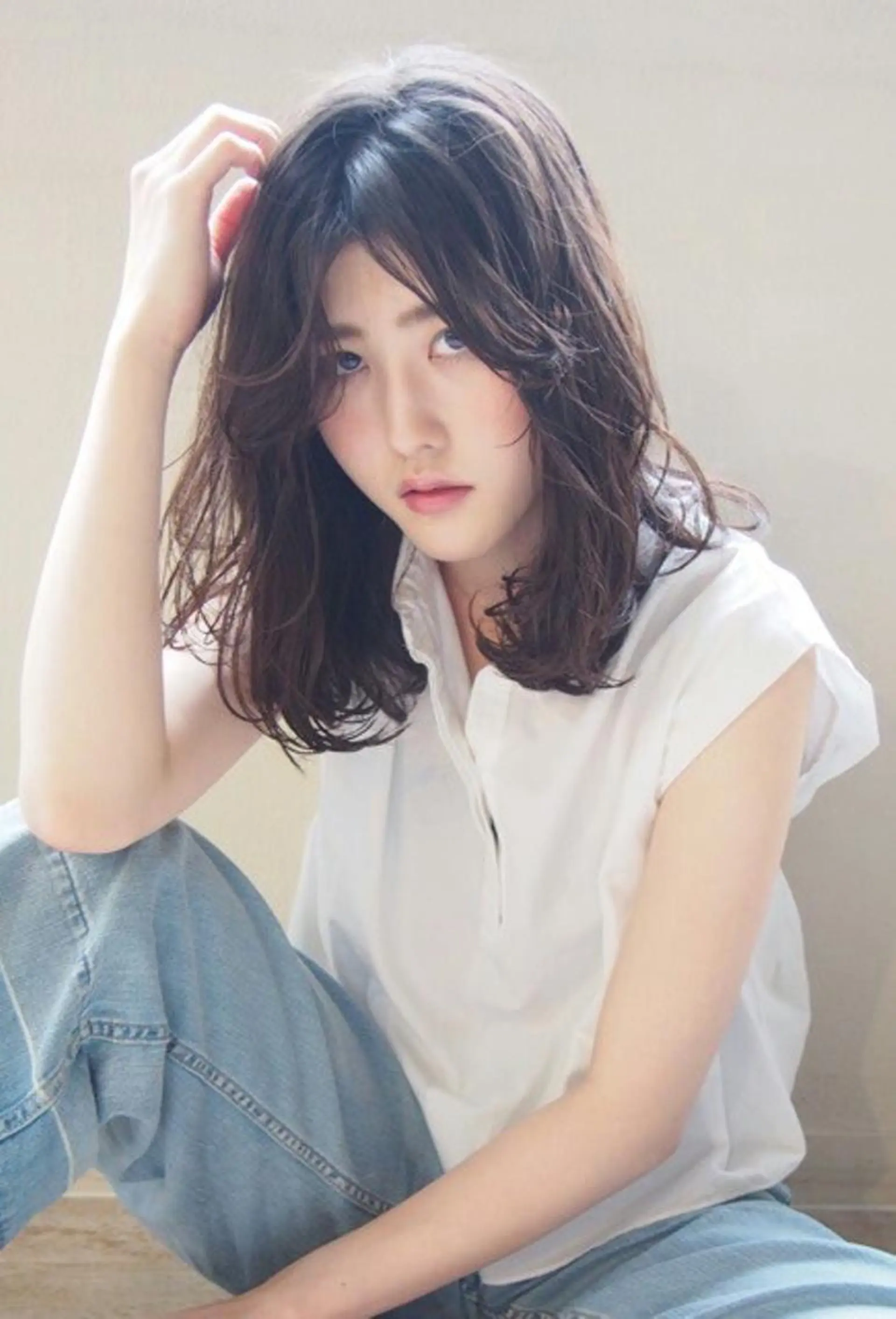 セミロング ミディアム うざバング 鎌倉 彩のヘアスタイル