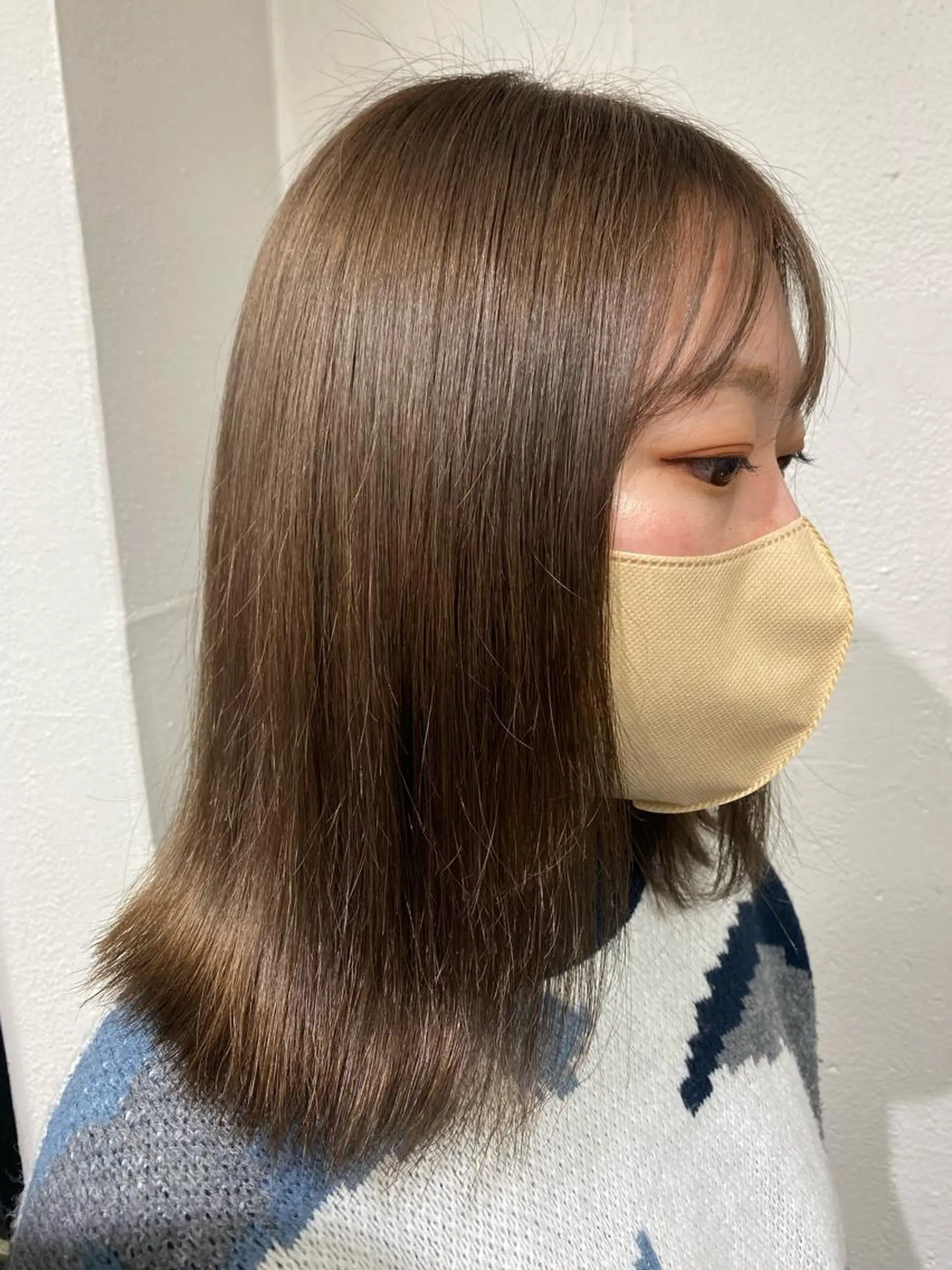 ミディアム カラー ヘアアレンジ アッシュ アッシュグレー アッシュグレージュ バレイヤージュ ミストバング ヘアカラー トリートメント 🌟🍒ハイトーン 韓国ヘア/ユウミのヘアスタイル